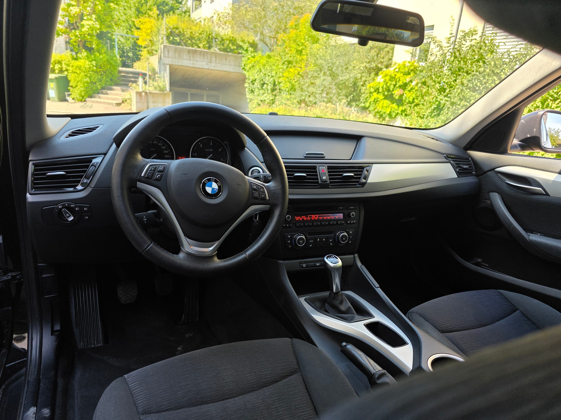 BMW X1 xDrive 18d-image-9