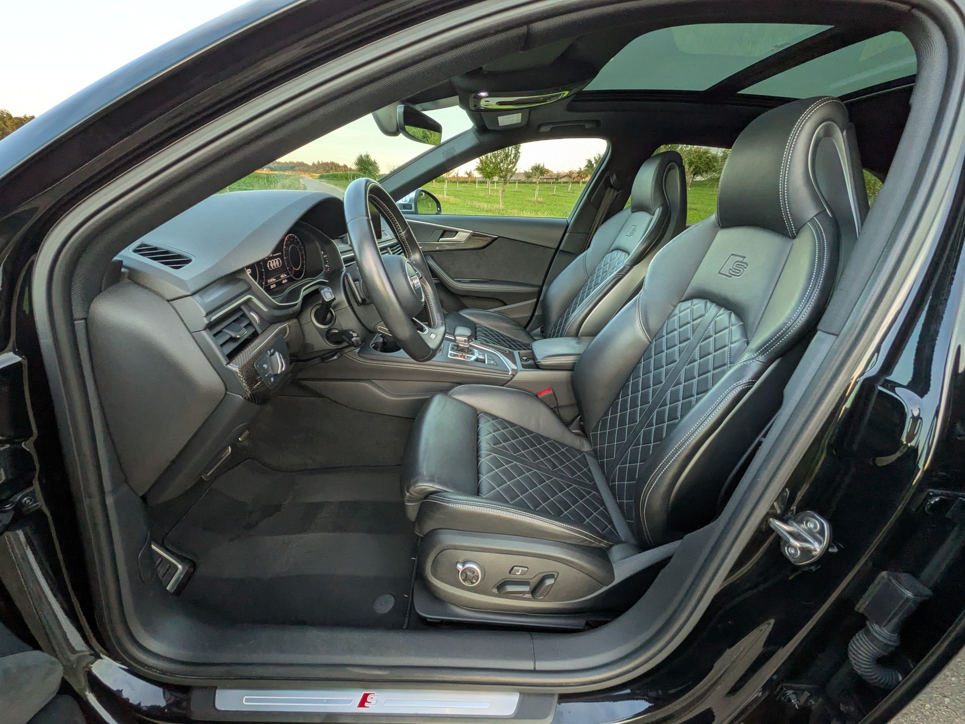 AUDI S4 Avant 3.0 TFSI quattro tiptronic-image-13