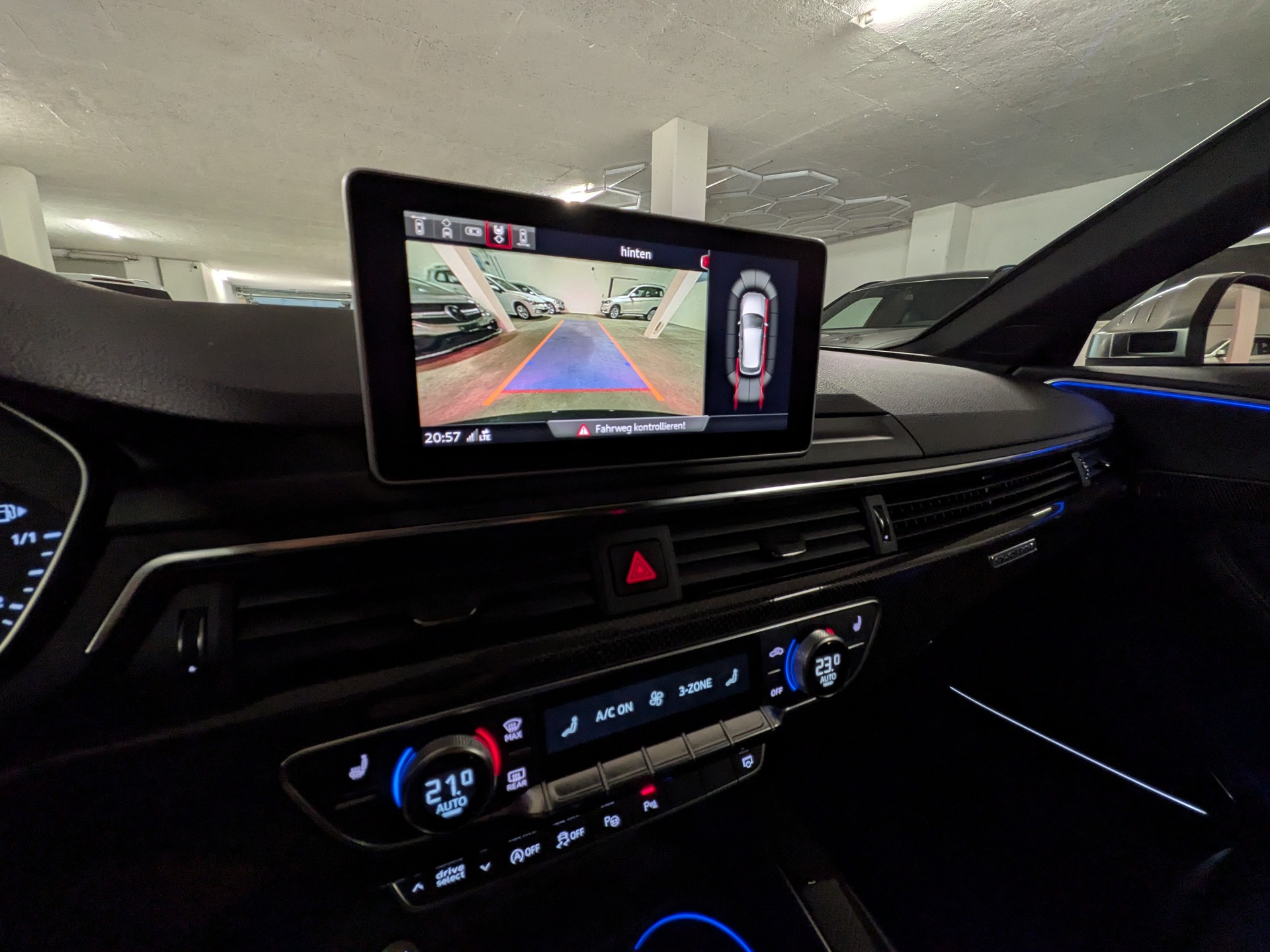 AUDI S4 Avant 3.0 TFSI quattro tiptronic-image-26