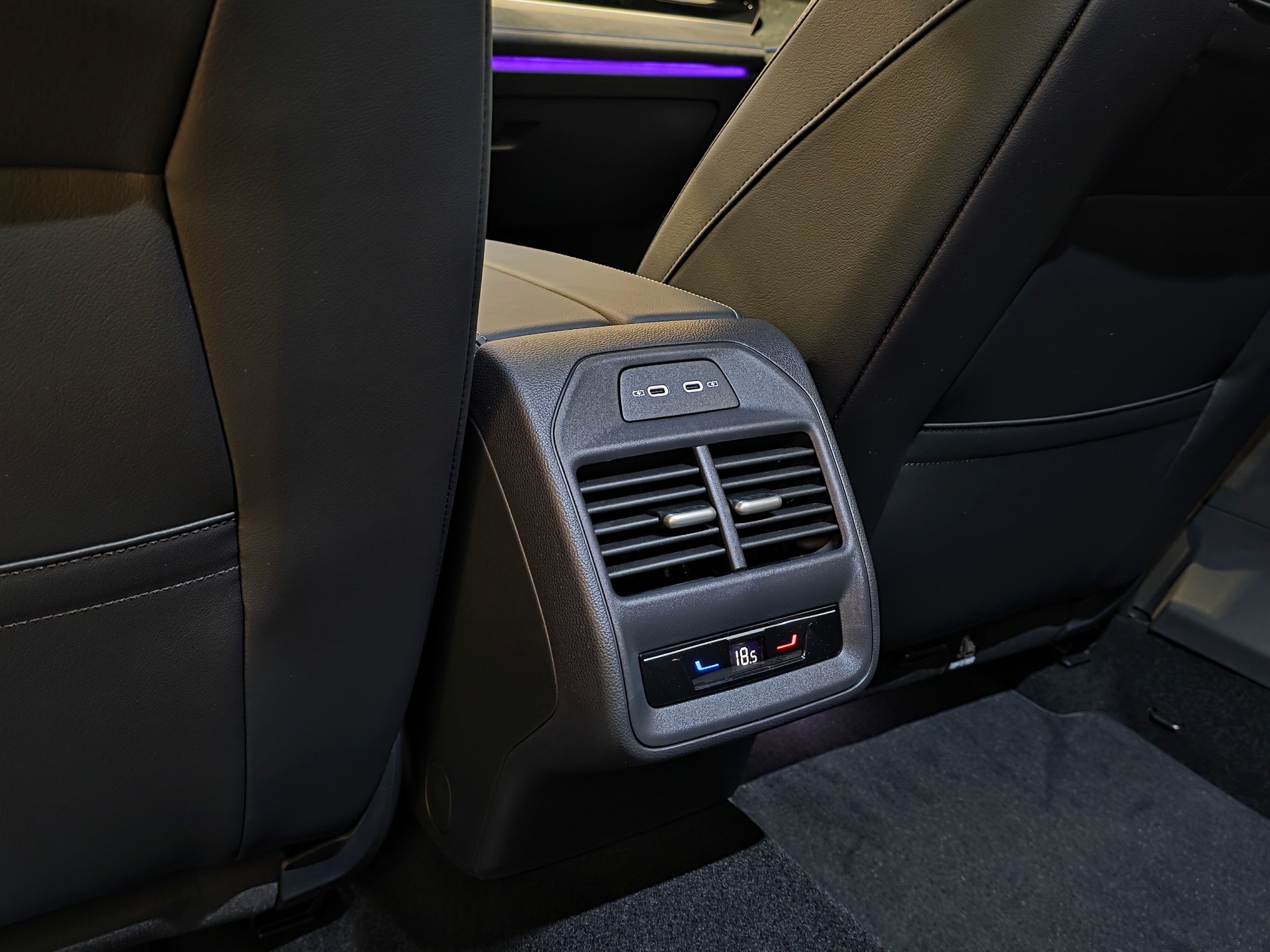 VW Passat Variant 2.0 TSI evo4 R-Line 4 Motion DSG-image-17