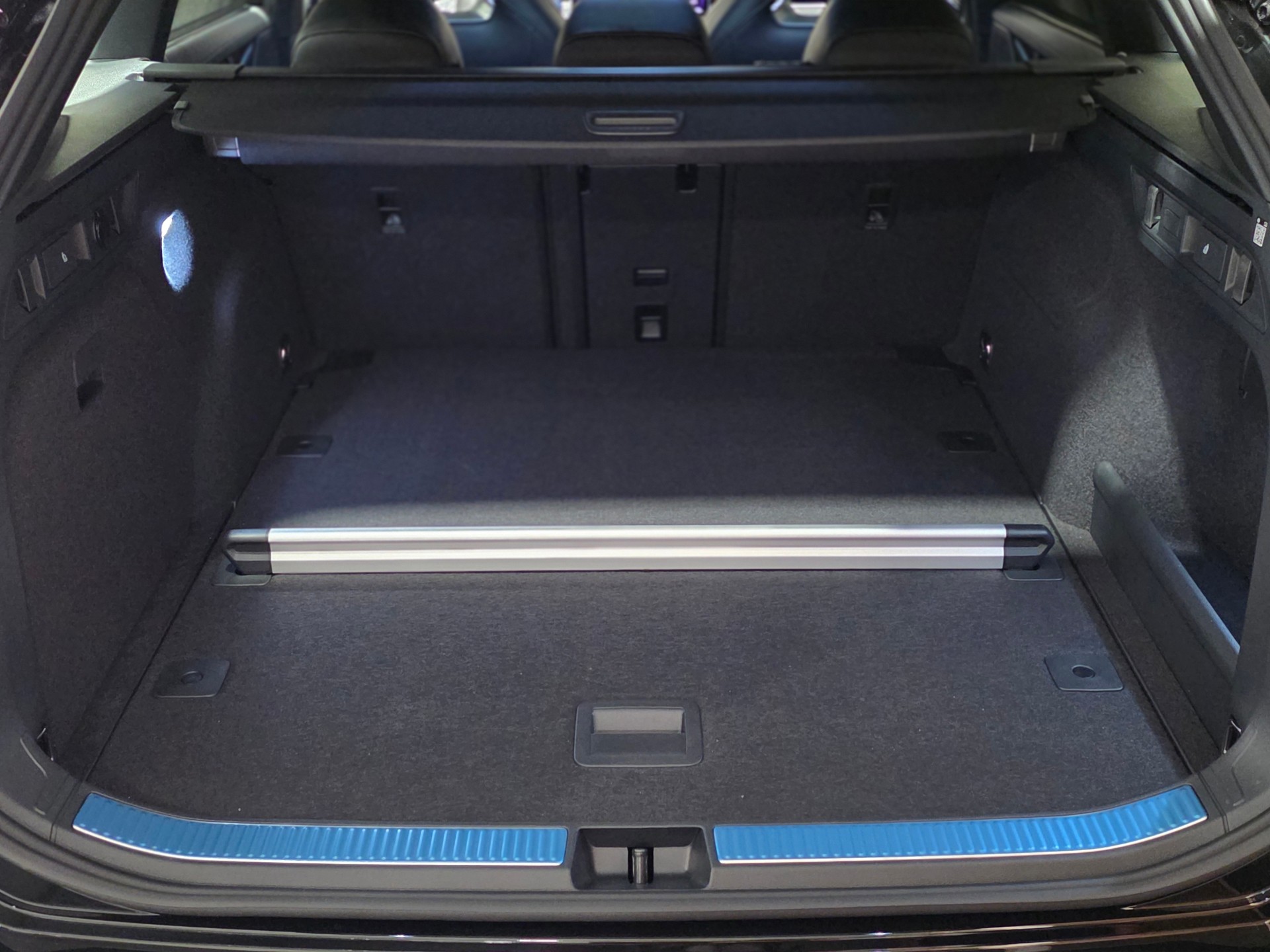 VW Passat Variant 2.0 TSI evo4 R-Line 4 Motion DSG-image-18