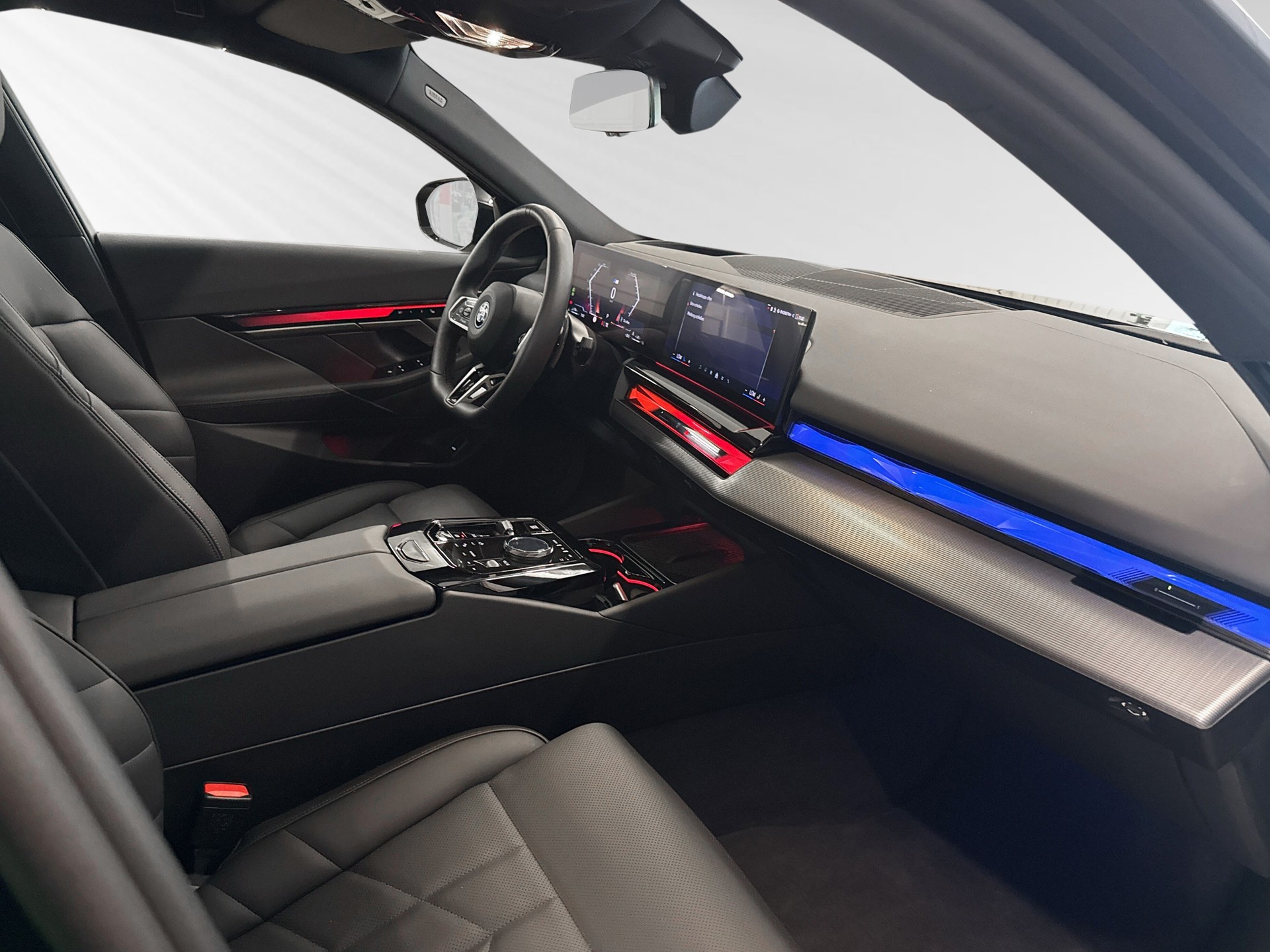 BMW 530e xDrive Touring M Sport Steptronic-image-4