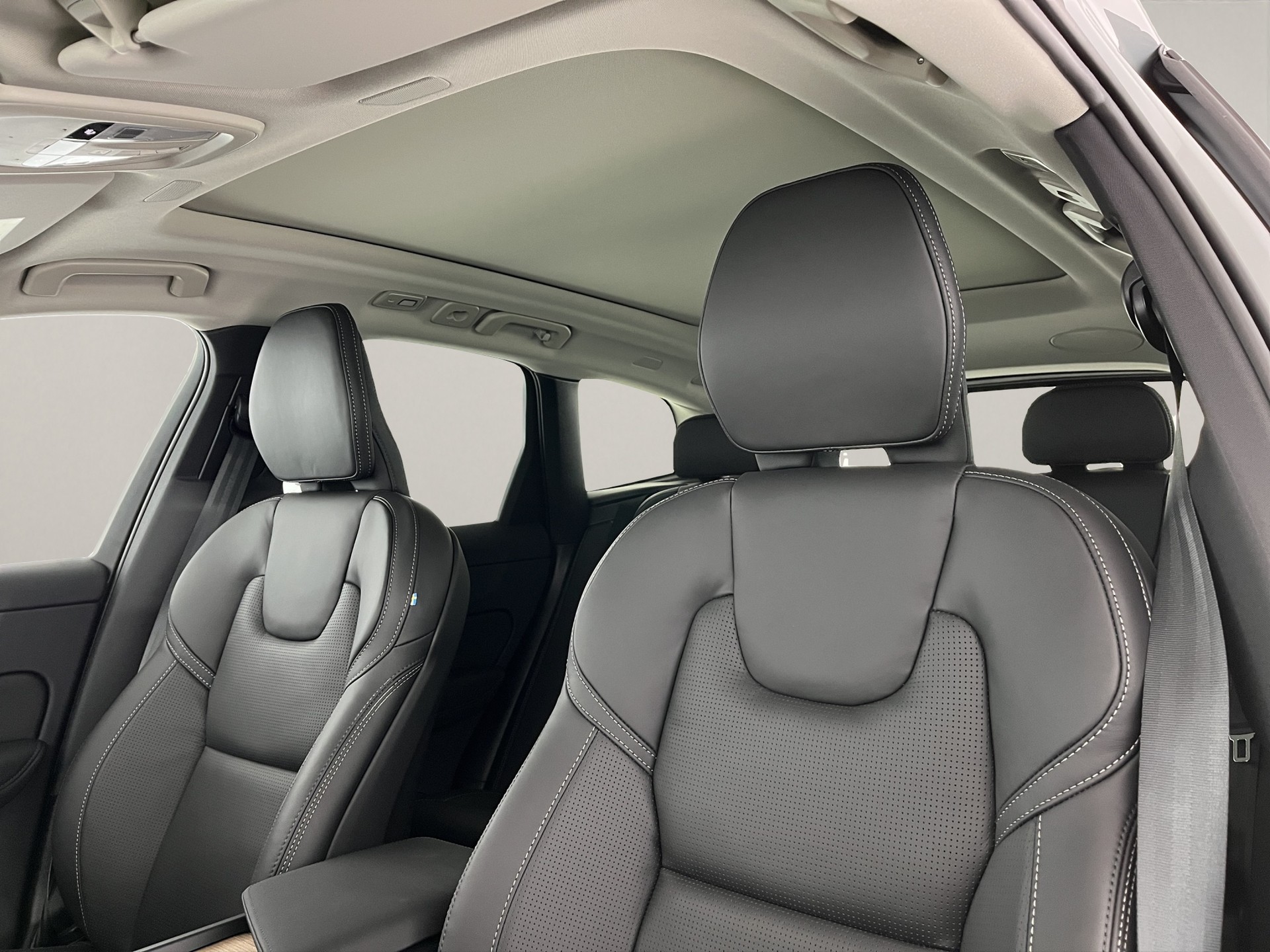 VOLVO XC60 2.0 T8 TE Ultra Dark eAWD-image-16