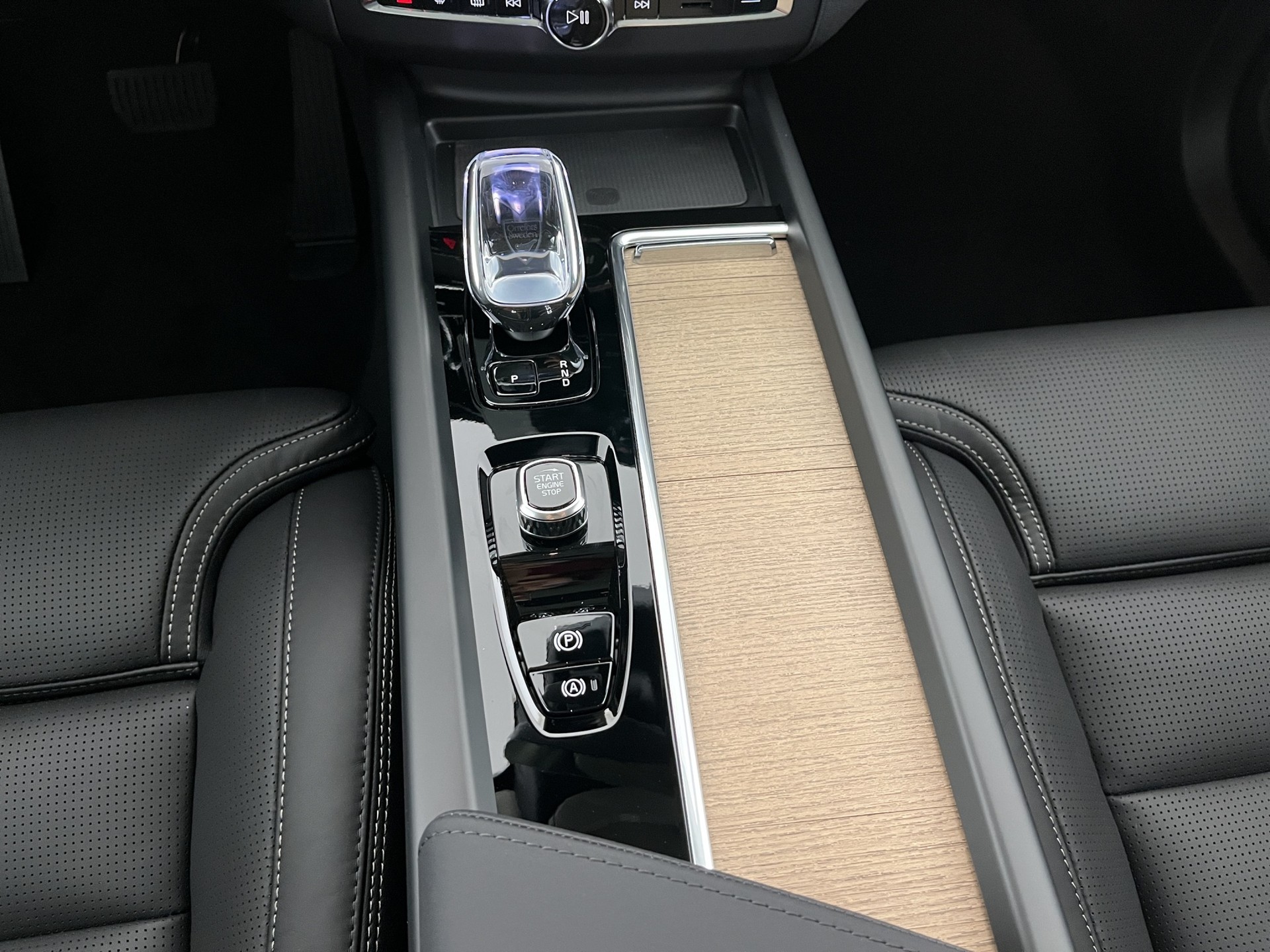 VOLVO XC60 2.0 T8 TE Ultra Dark eAWD-image-15