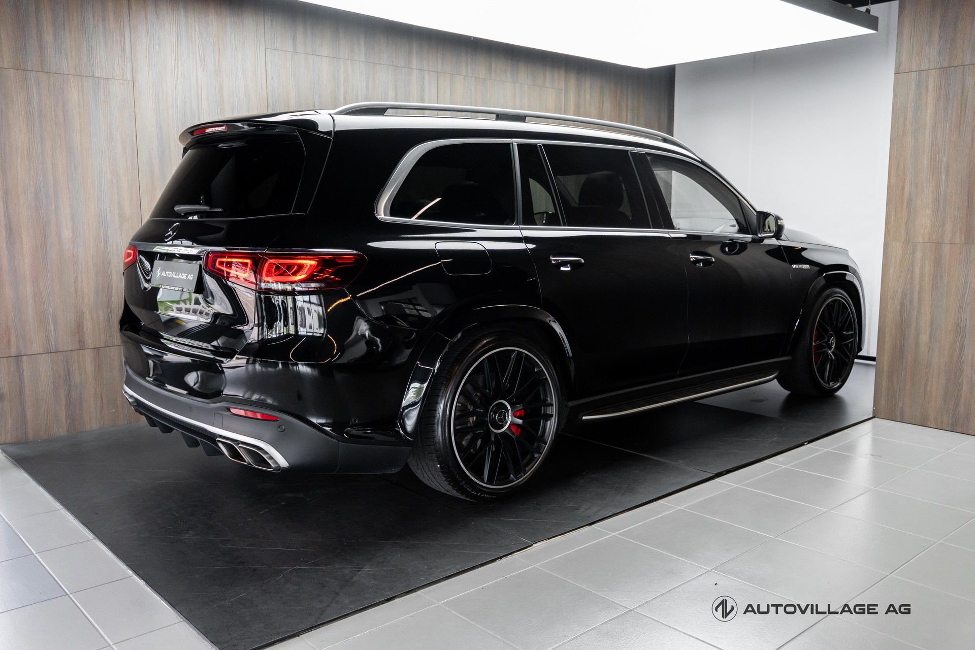 MERCEDES-BENZ GLS 63 4Matic+ TCT 9G-showroom-element-1