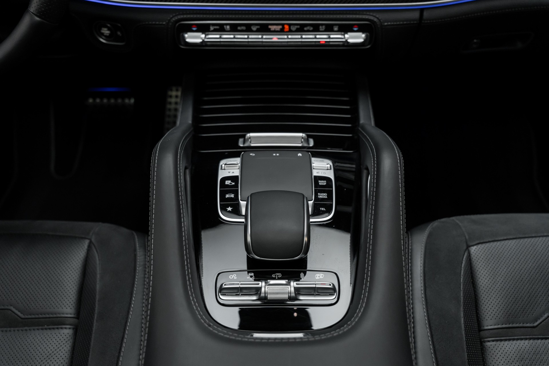 MERCEDES-BENZ GLS 63 4Matic+ TCT 9G-image-15