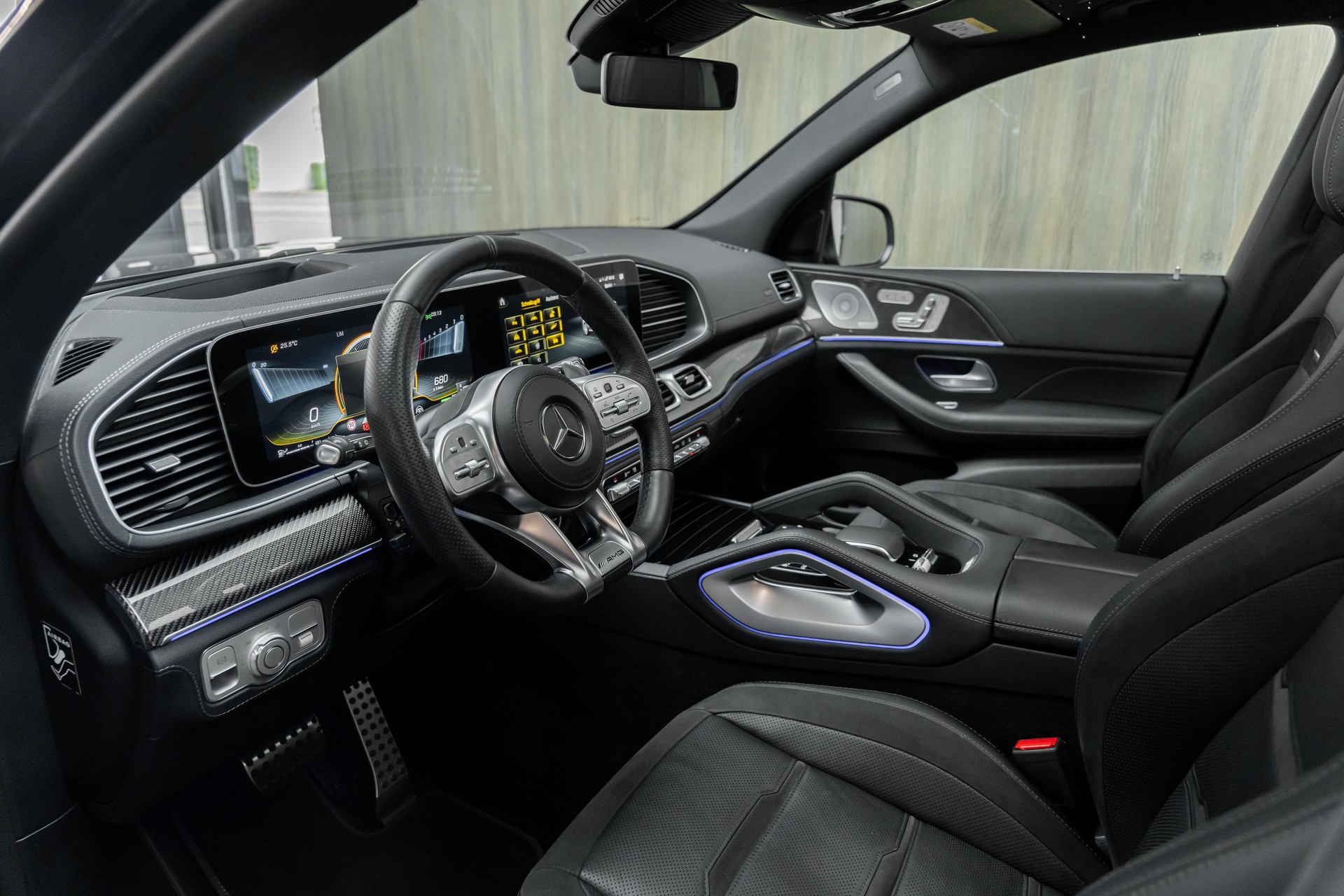 MERCEDES-BENZ GLS 63 4Matic+ TCT 9G-showroom-element-3