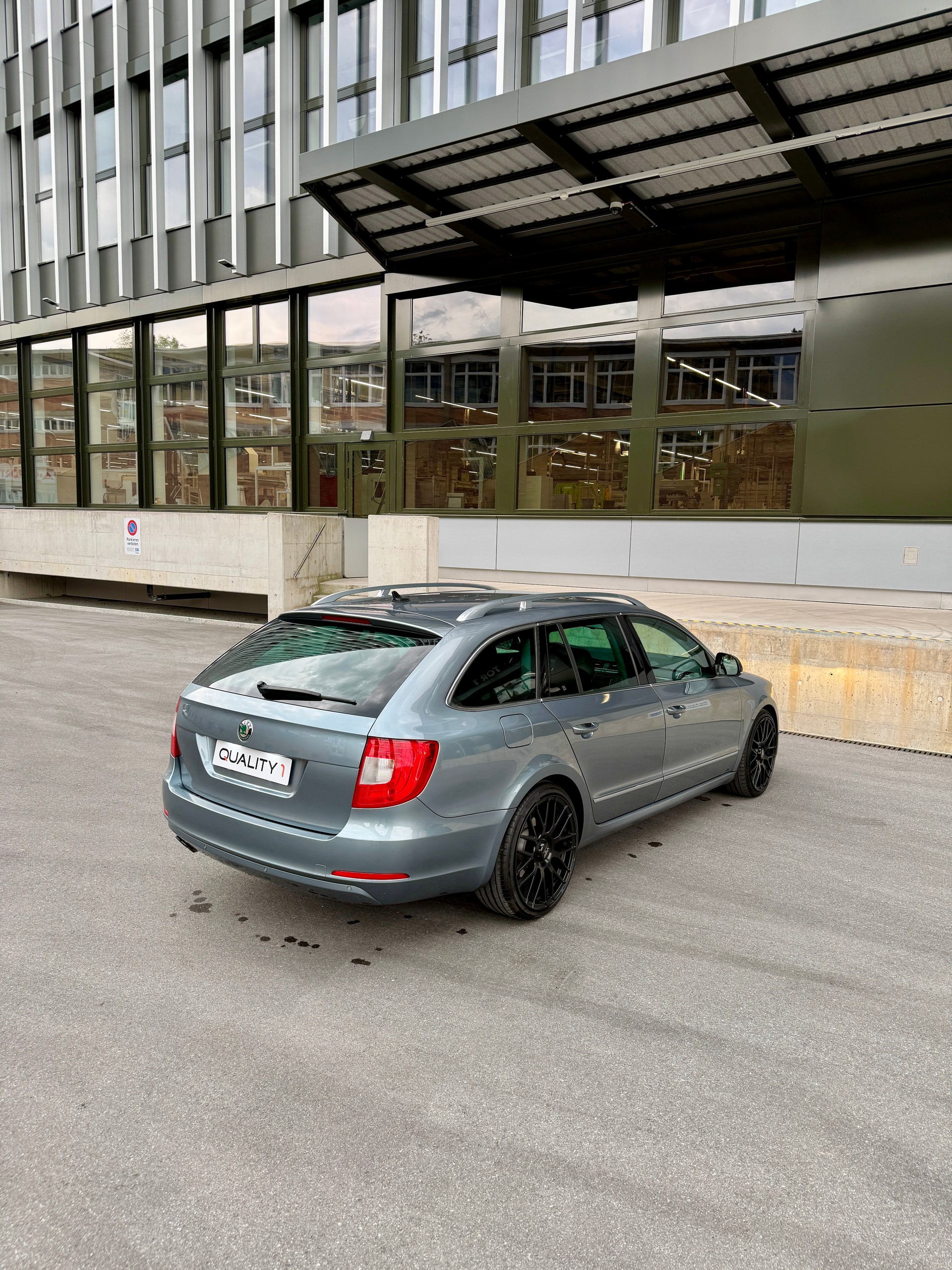 SKODA Superb Combi 2.0 TDi Elegance 4x4 DSG-image-4
