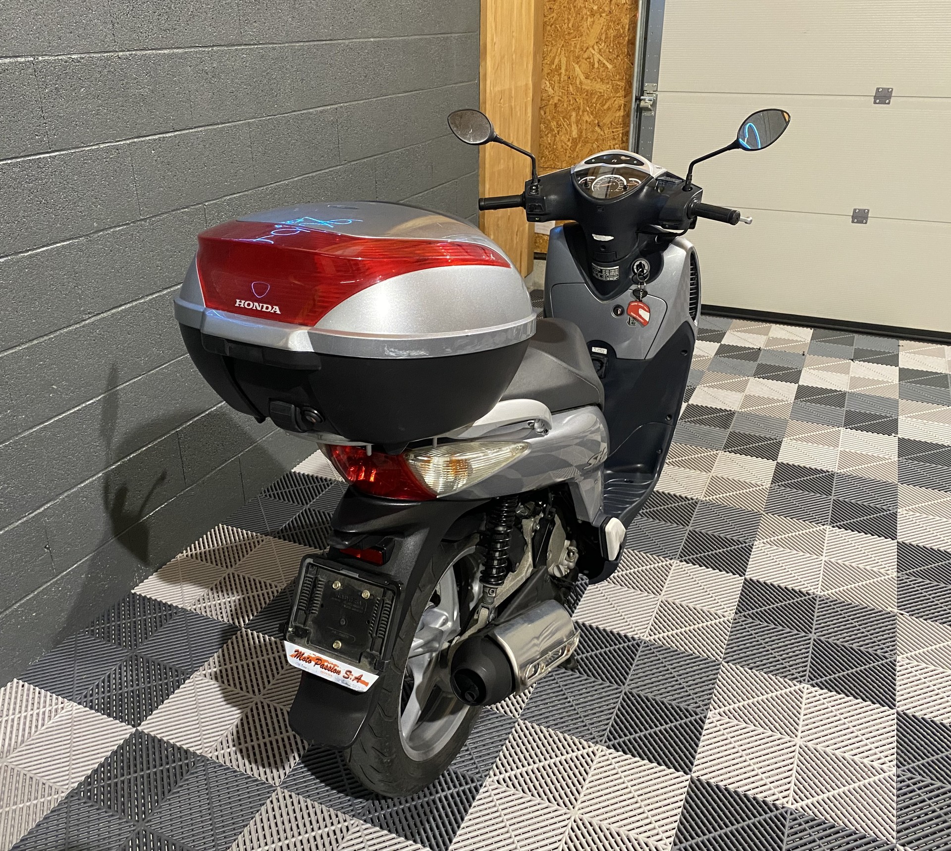 HONDA SH 125 i Topbox-image-3