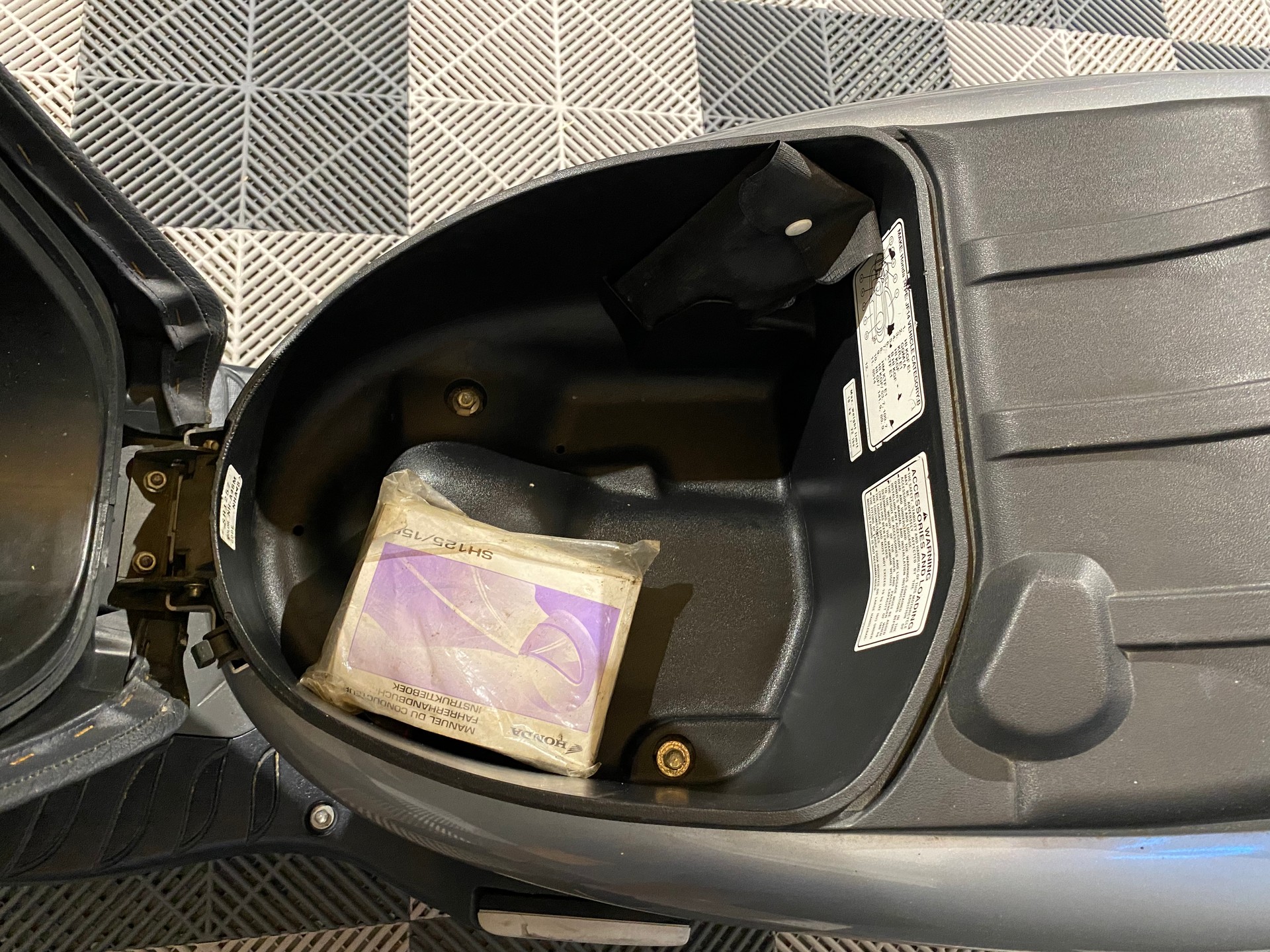 HONDA SH 125 i Topbox-image-6