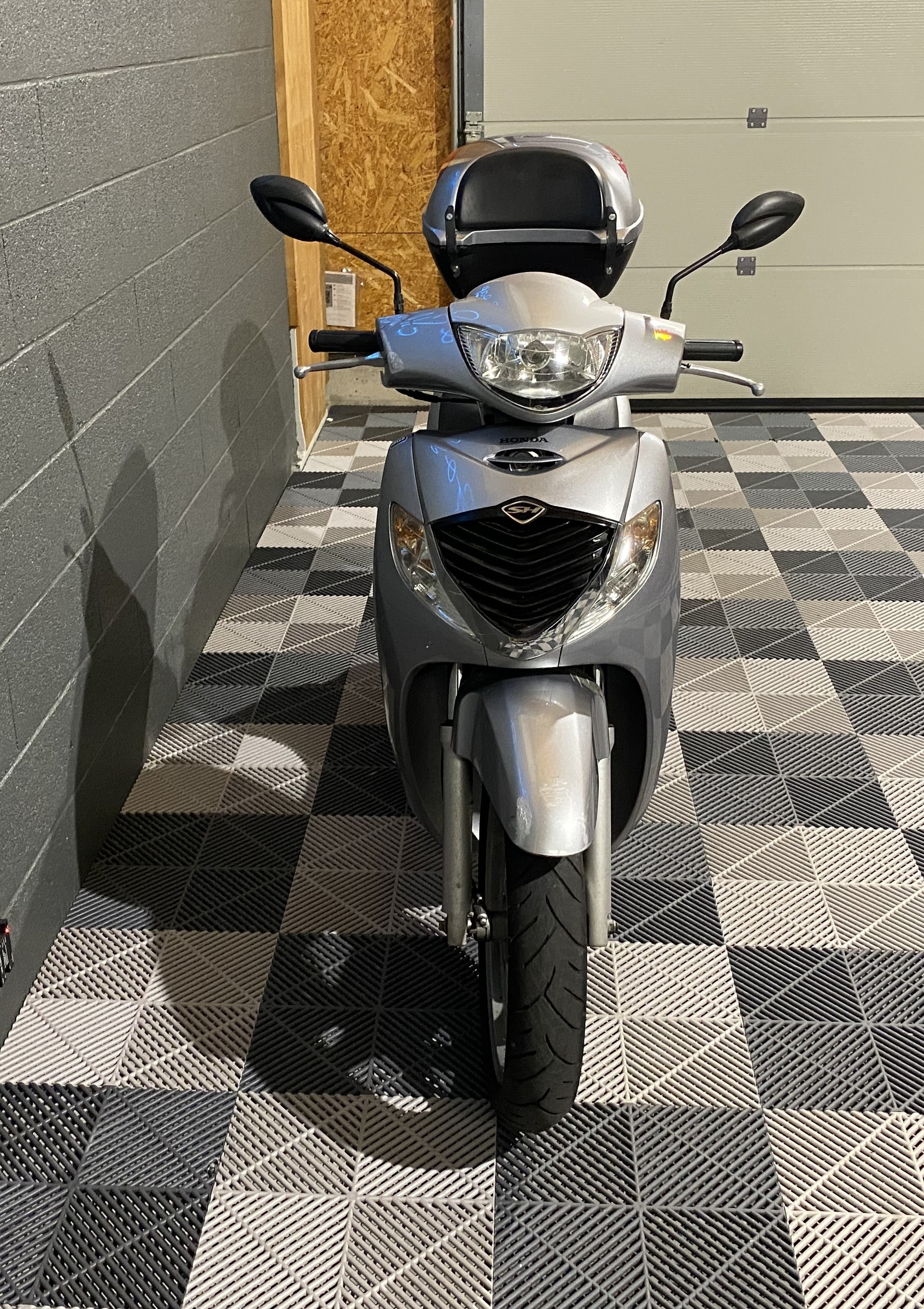 HONDA SH 125 i Topbox-image-8