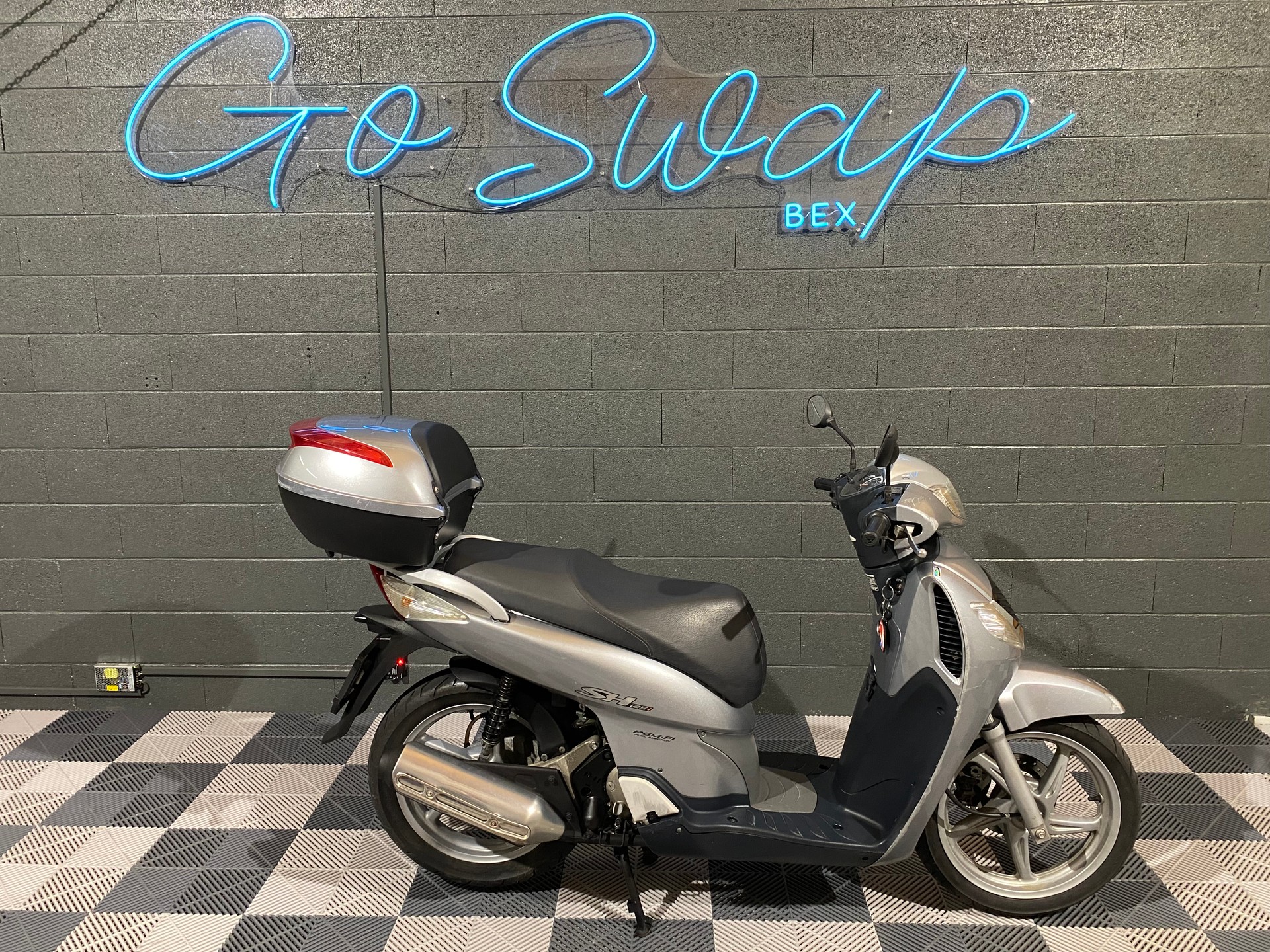 HONDA SH 125 i Topbox-image-0