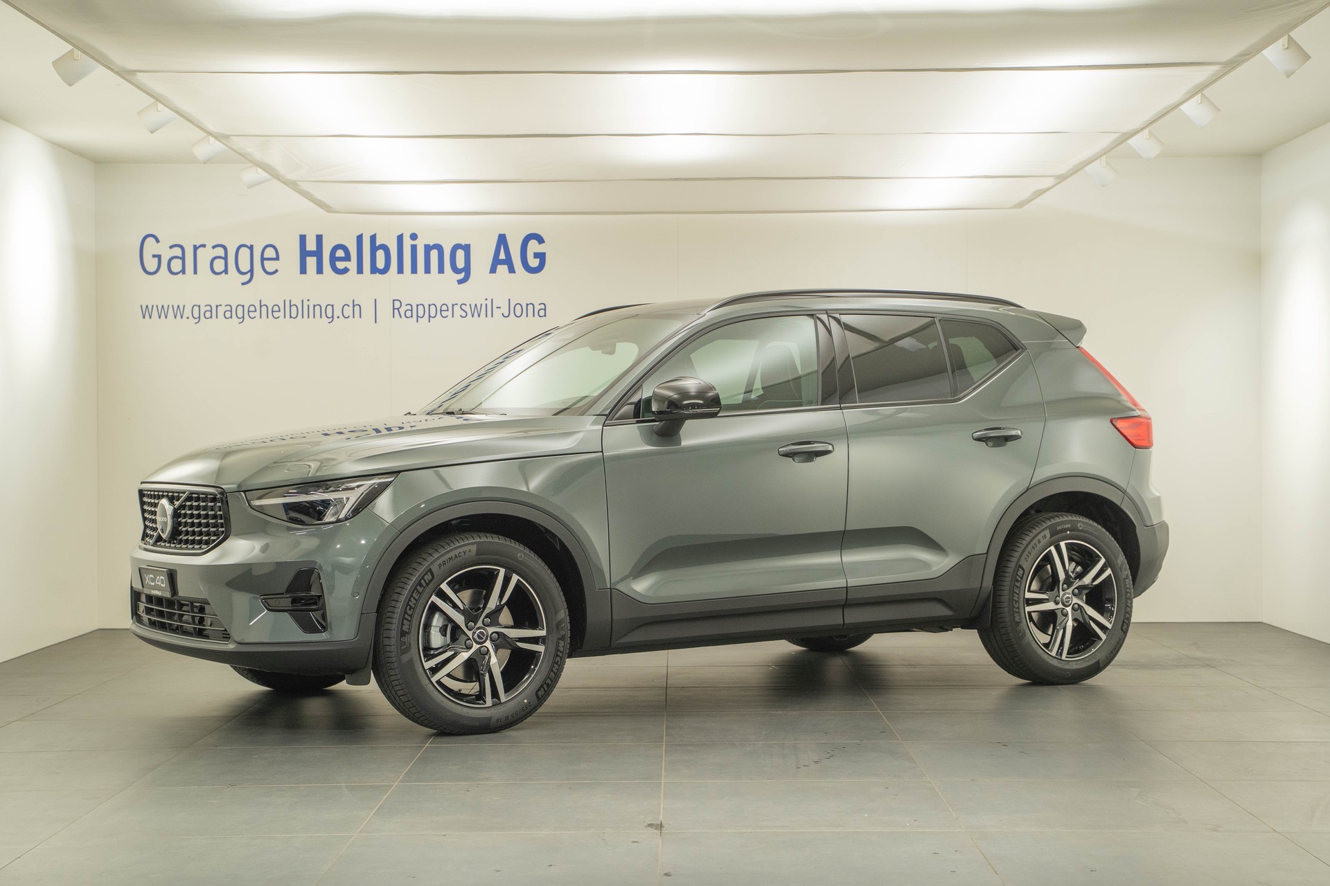 VOLVO XC40 2.0 B4 MH Plus Dark