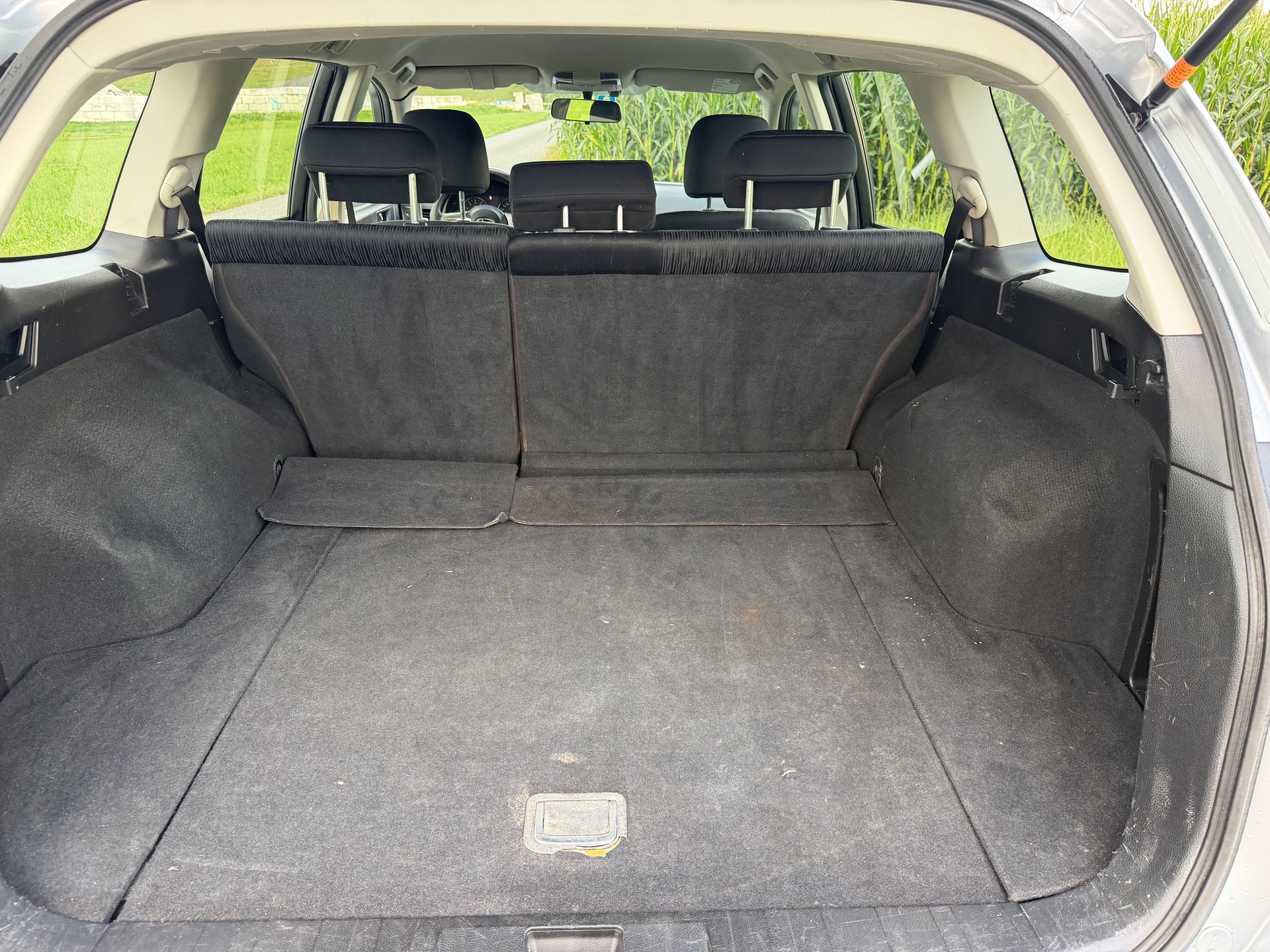 SUBARU Legacy 2.0i Swiss Special AWD-image-11