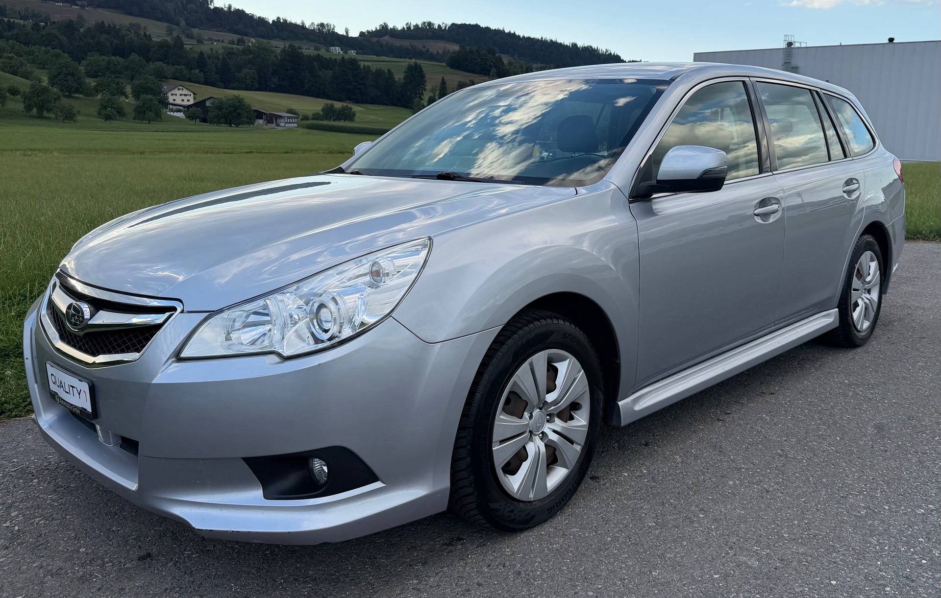 SUBARU Legacy 2.0i Swiss Special AWD-image-1