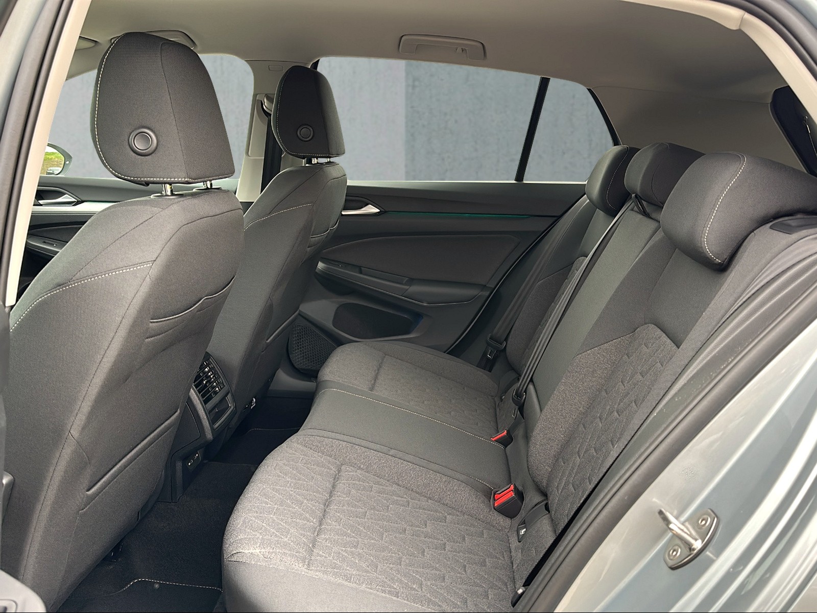 VW Golf 1.5 e TSI mHEV United DSG-image-9