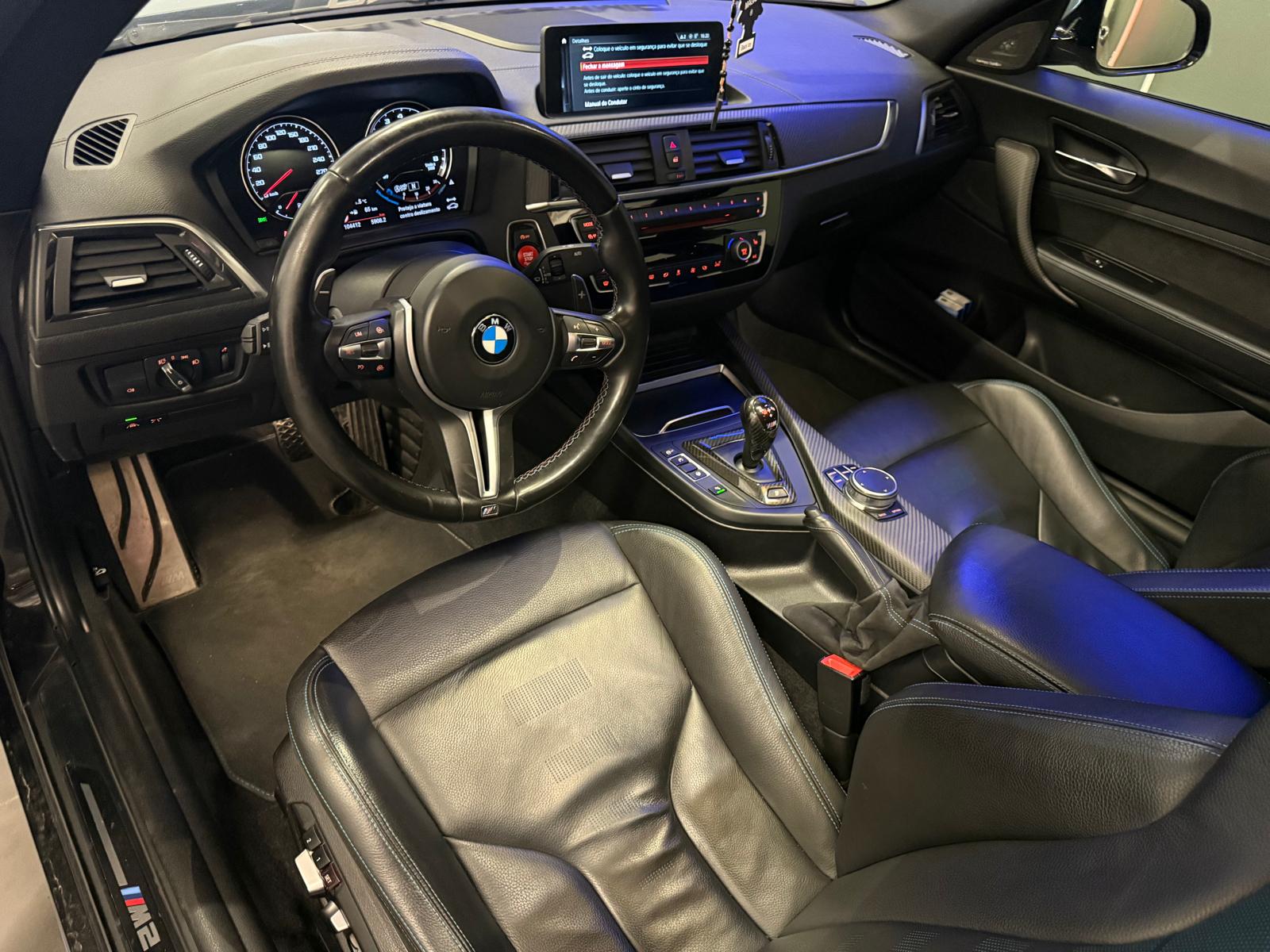 BMW M2 Competition Drivelogic-showroom-element-1