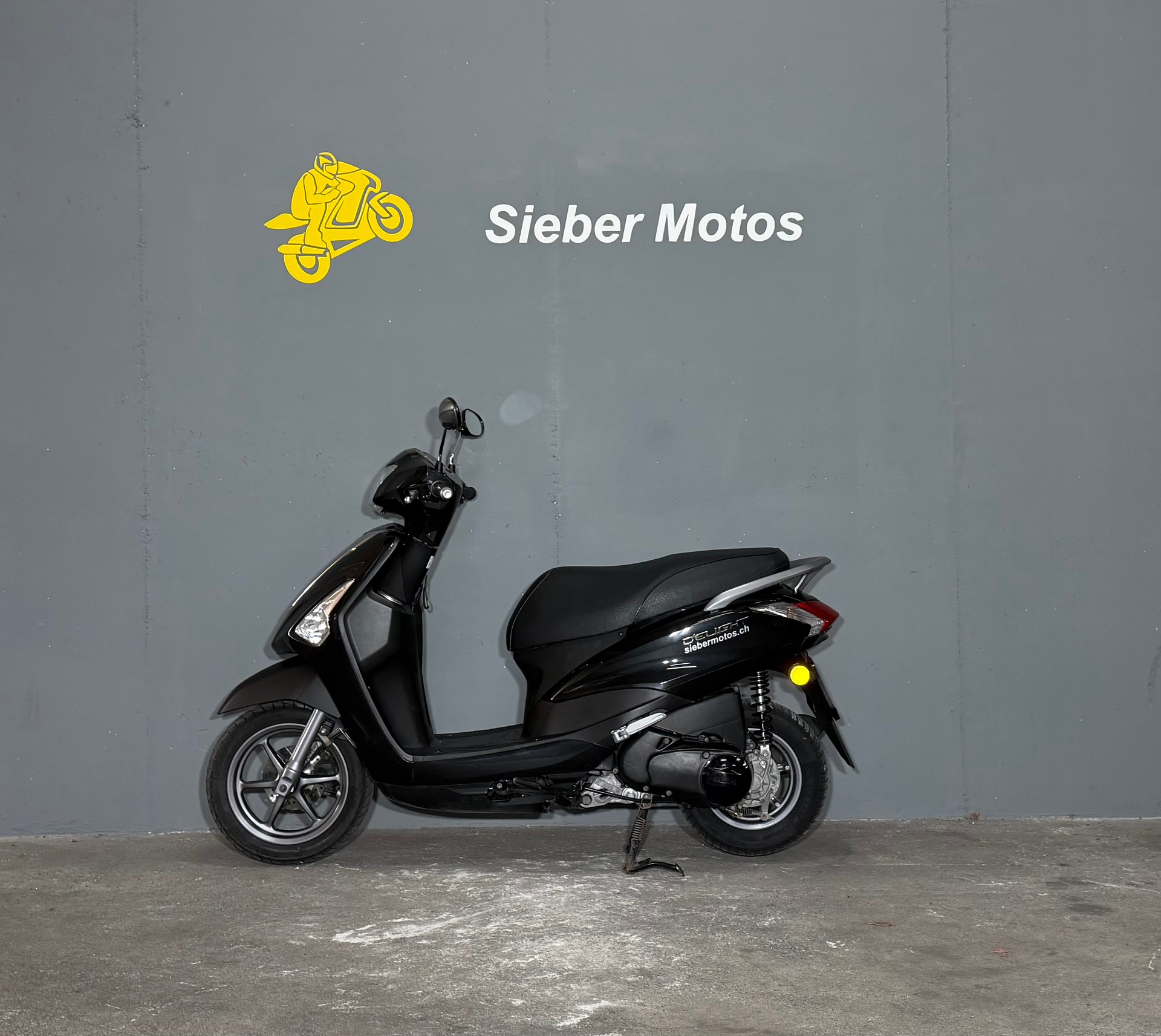 YAMAHA D'elight LTS 125 UBS-image-2