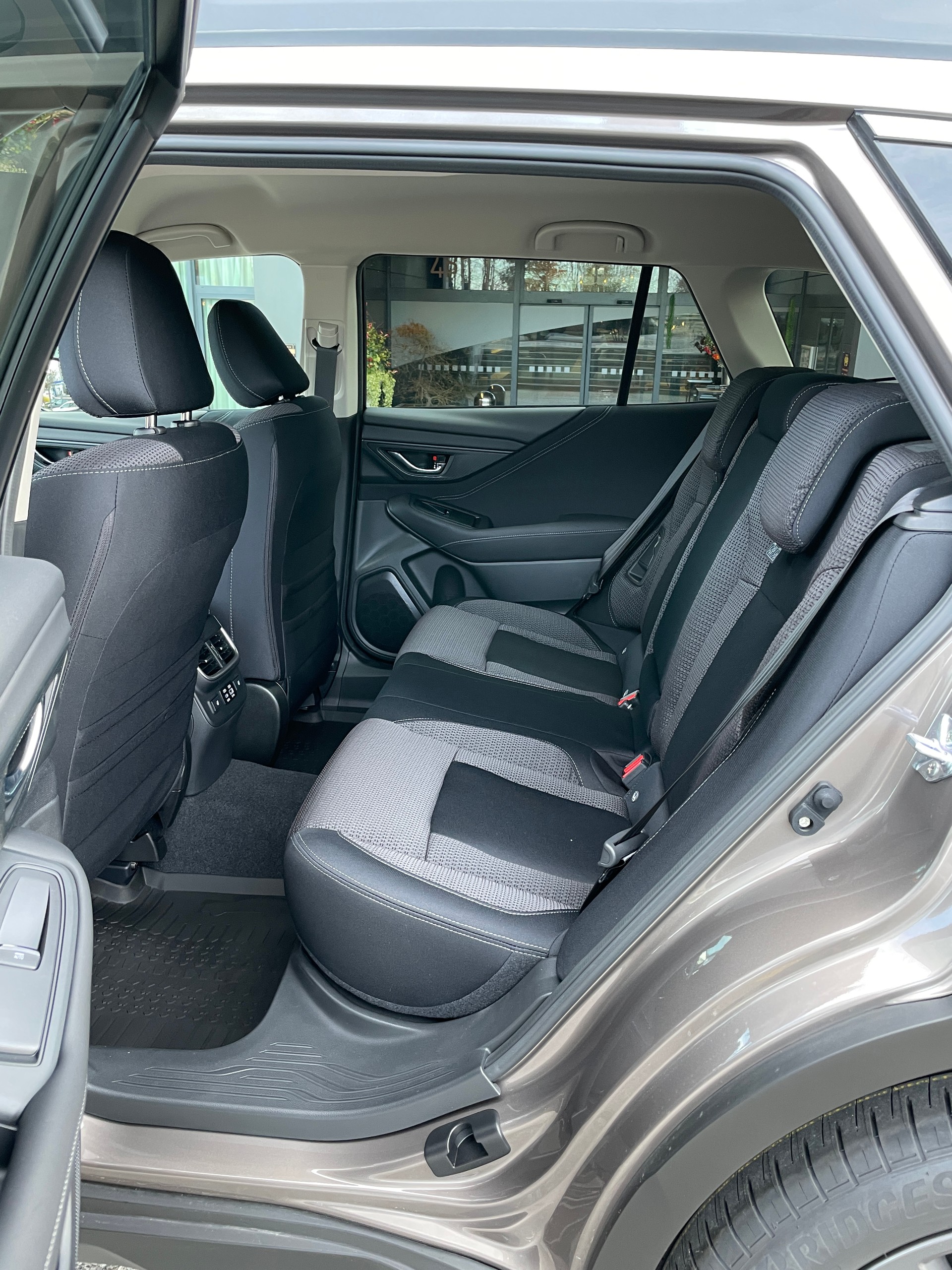 SUBARU Outback 2.5i Advantage AWD Lineartronic-image-14