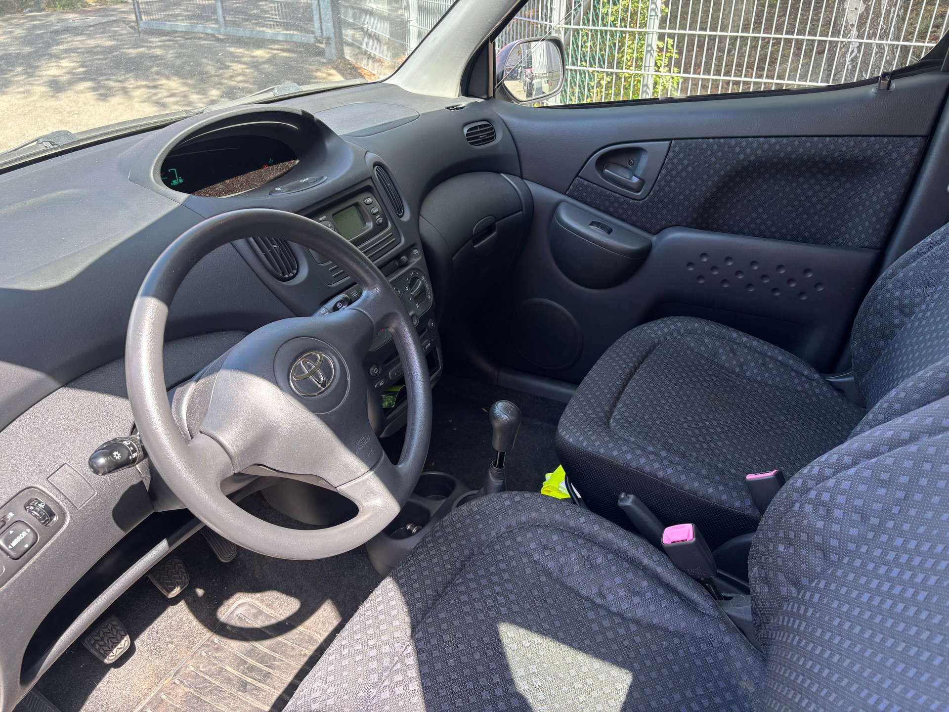 TOYOTA Yaris Verso 1.3 Linea Sol-image-3