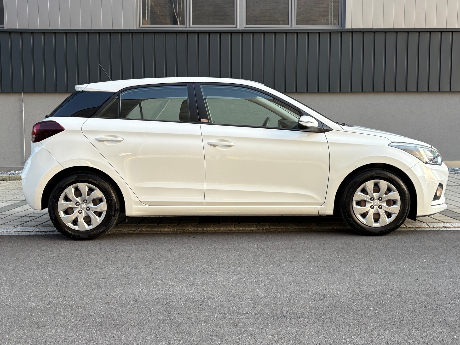 HYUNDAI i20 1.0 T-GDi Origo DCT Frisch ab MFK und Service-image-4