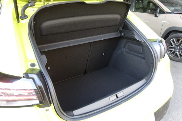 PEUGEOT 208 1.2 PureTech Style-image-10