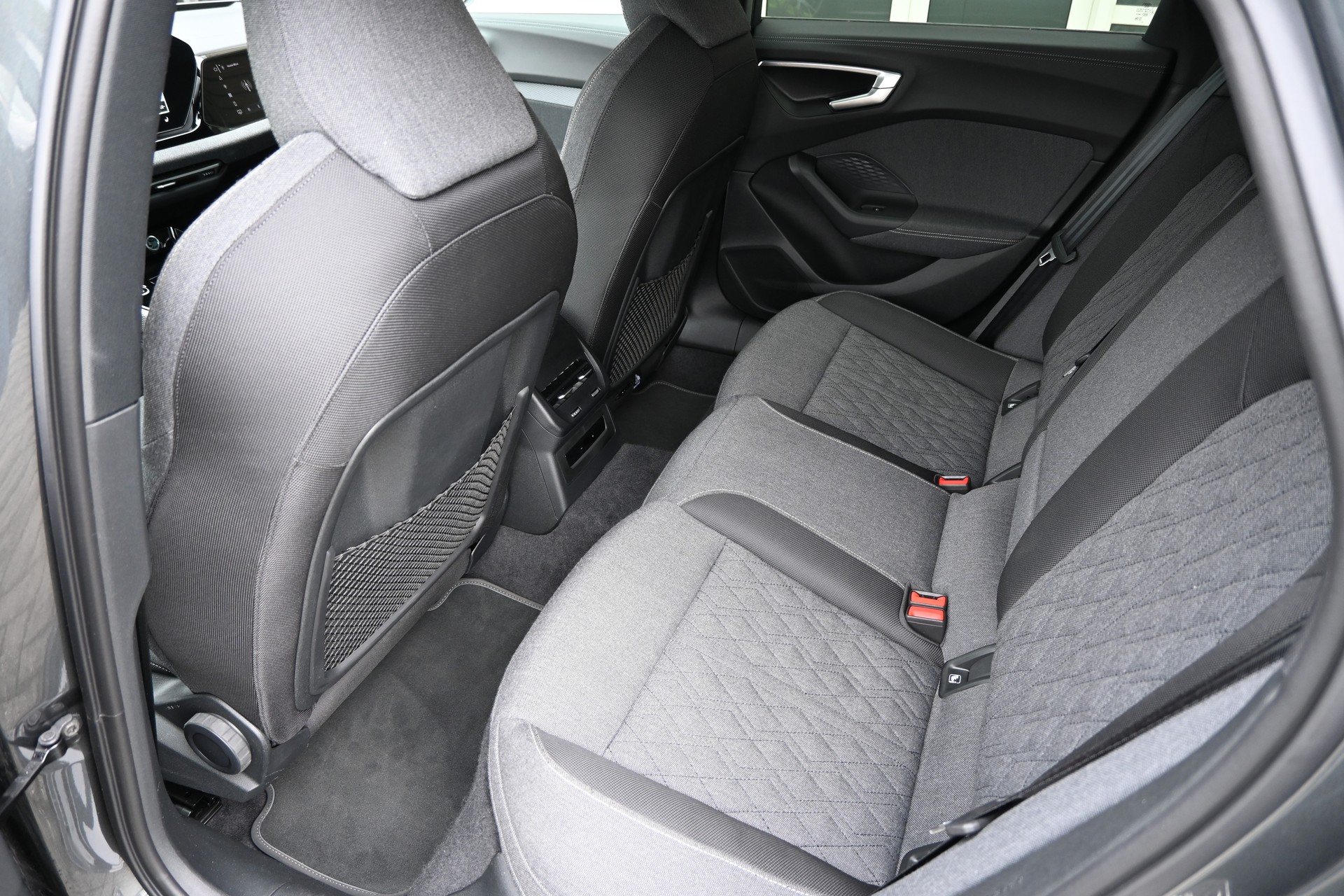 AUDI A5 Limousine 40 TFSI S Line S tronic 204PS + Werksgarantie 06.2027-image-13