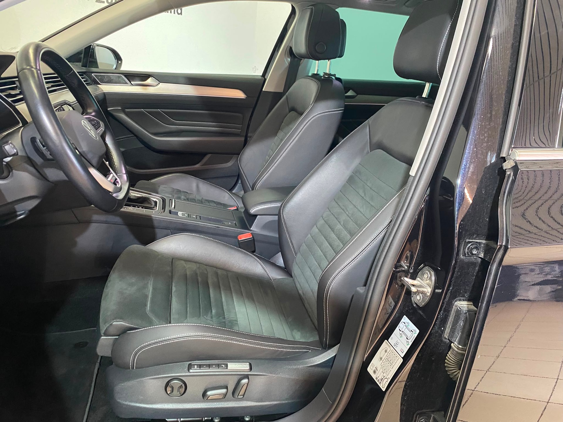 VW Passat 2.0 TDI BMt 75 Edition 4Motion DSG-image-5