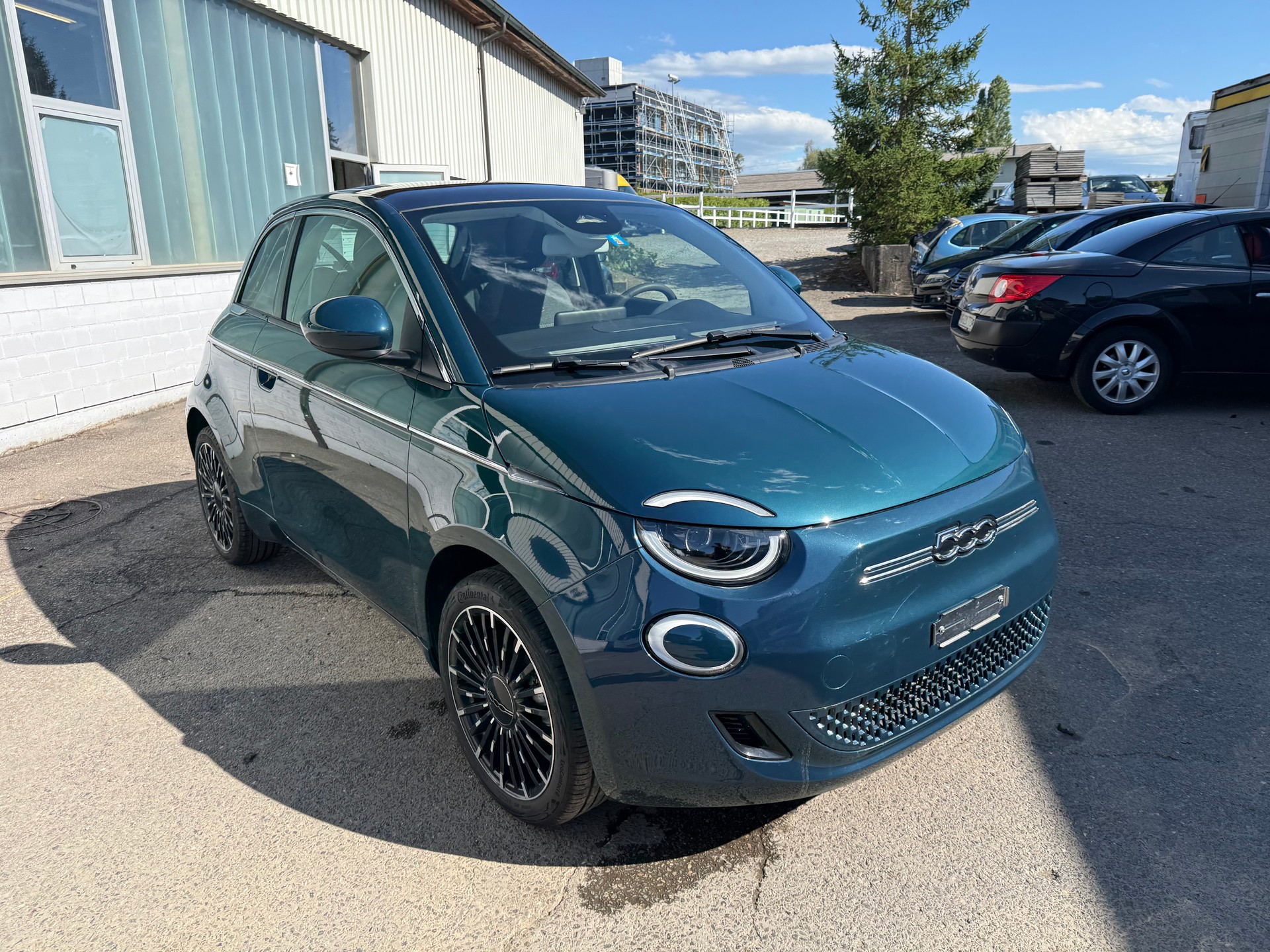 FIAT 500 electric 87 kW Icon-showroom-element-1