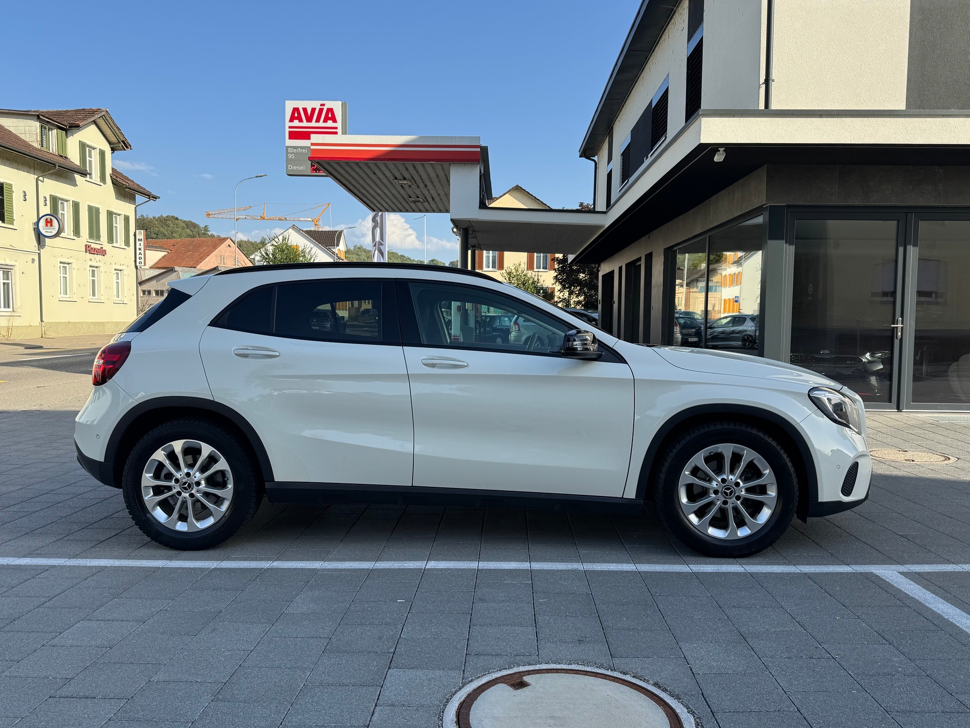 MERCEDES-BENZ GLA 200 Night Star 7G-DCT-image-6