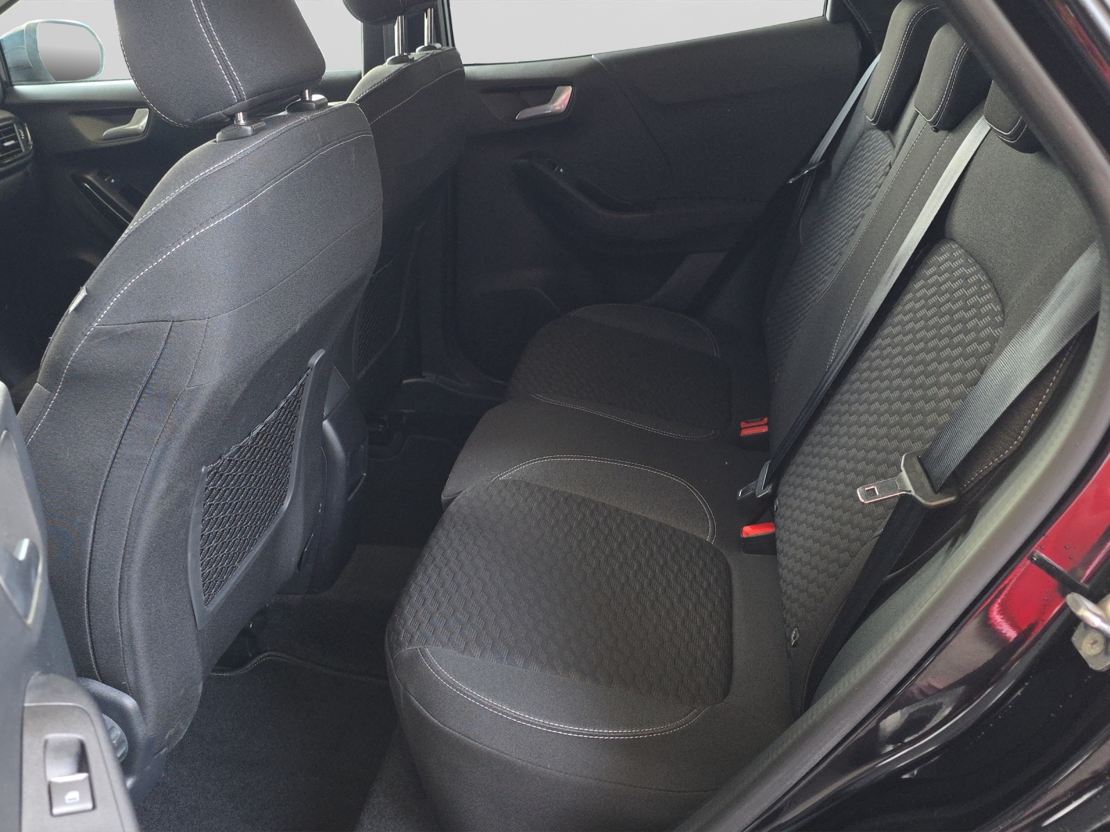 FORD Puma 1.0 EcoB Hybrid Titanium-image-12