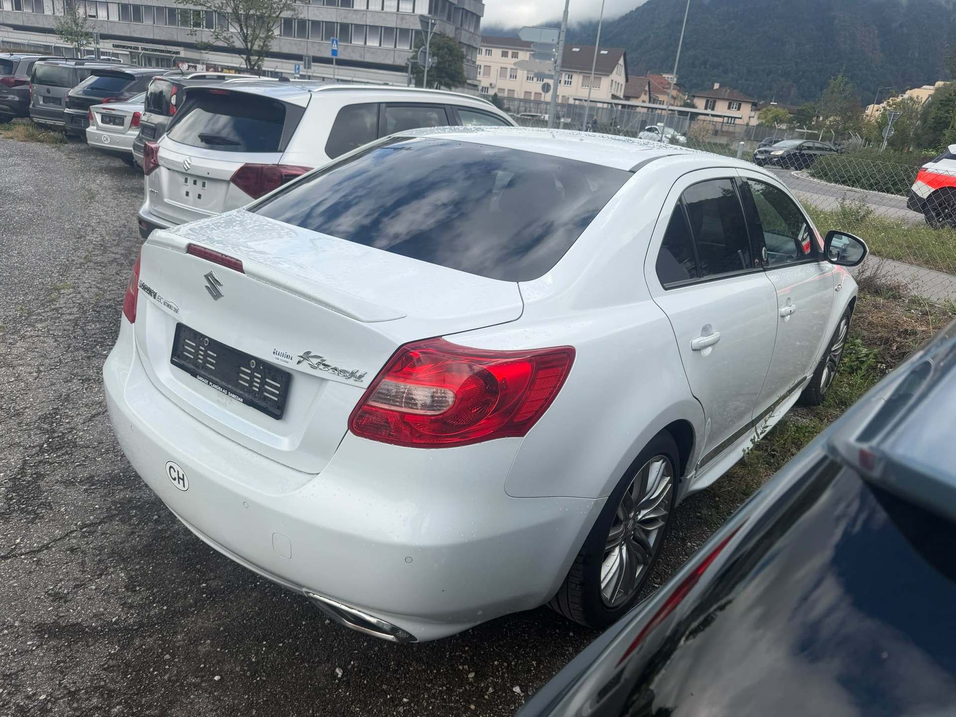 SUZUKI Kizashi 2.4 4WD CVT-image-2