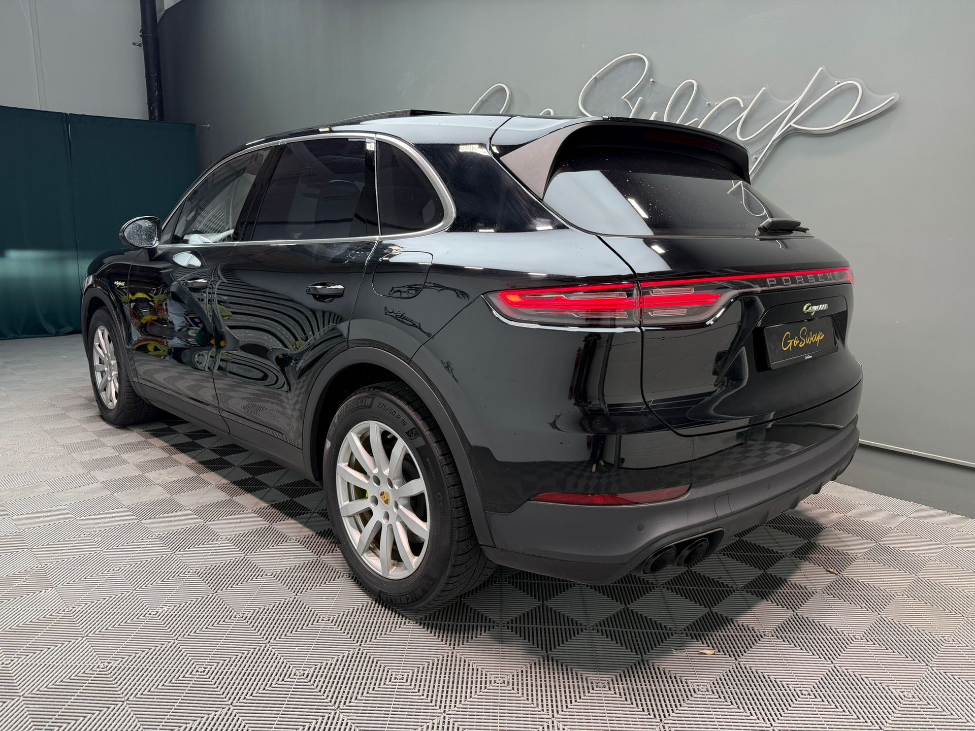 PORSCHE Cayenne E-Hybrid-image-7