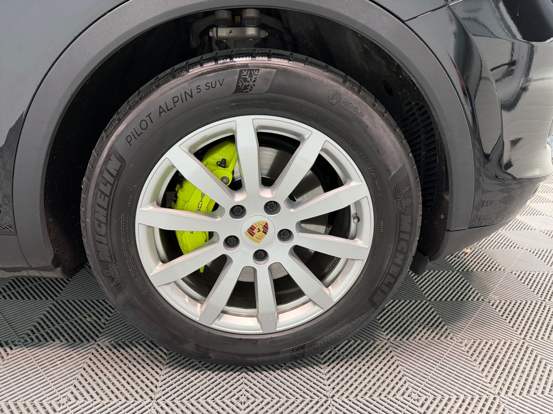 PORSCHE Cayenne E-Hybrid-image-25