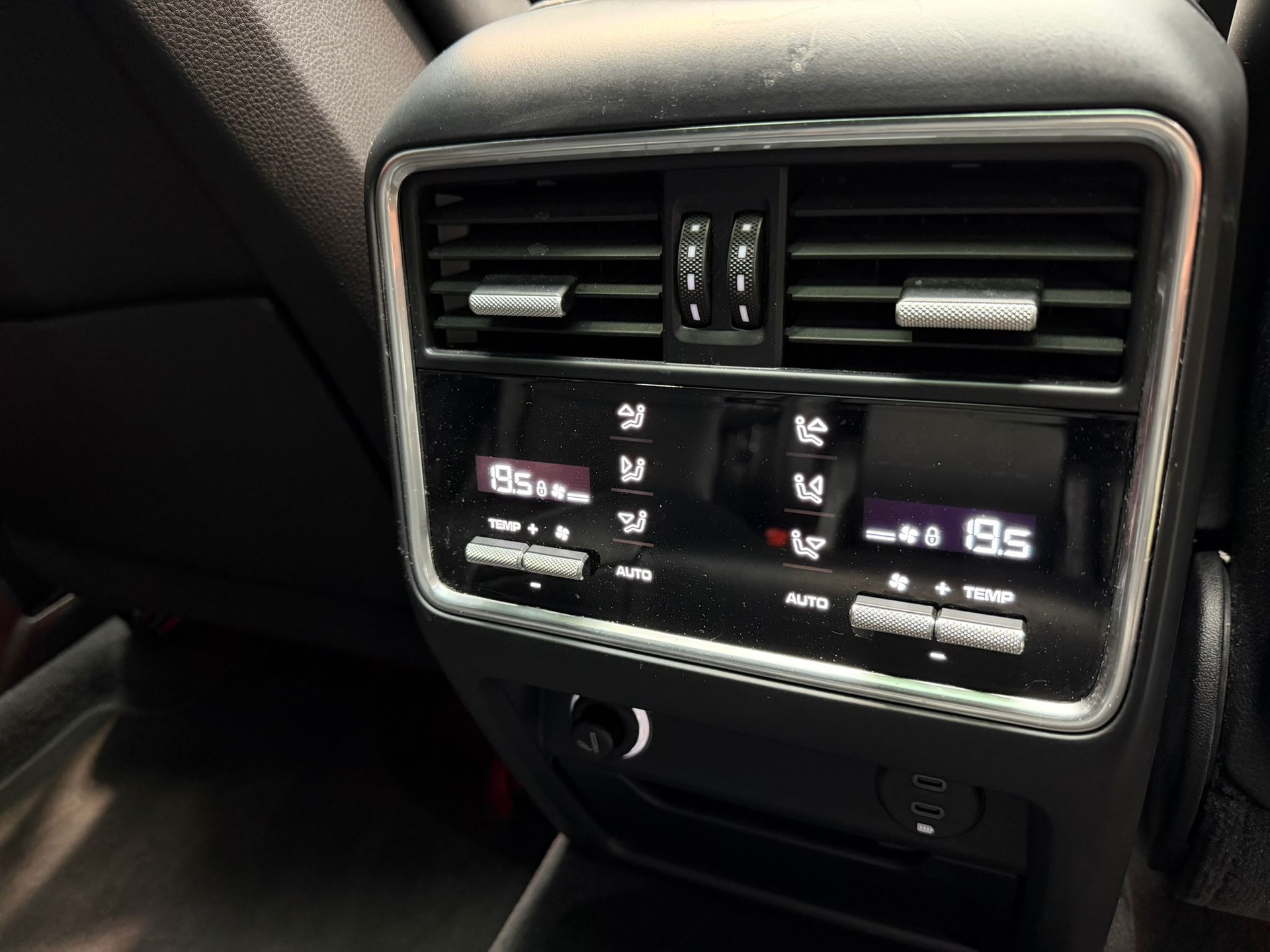 PORSCHE Cayenne E-Hybrid-image-15