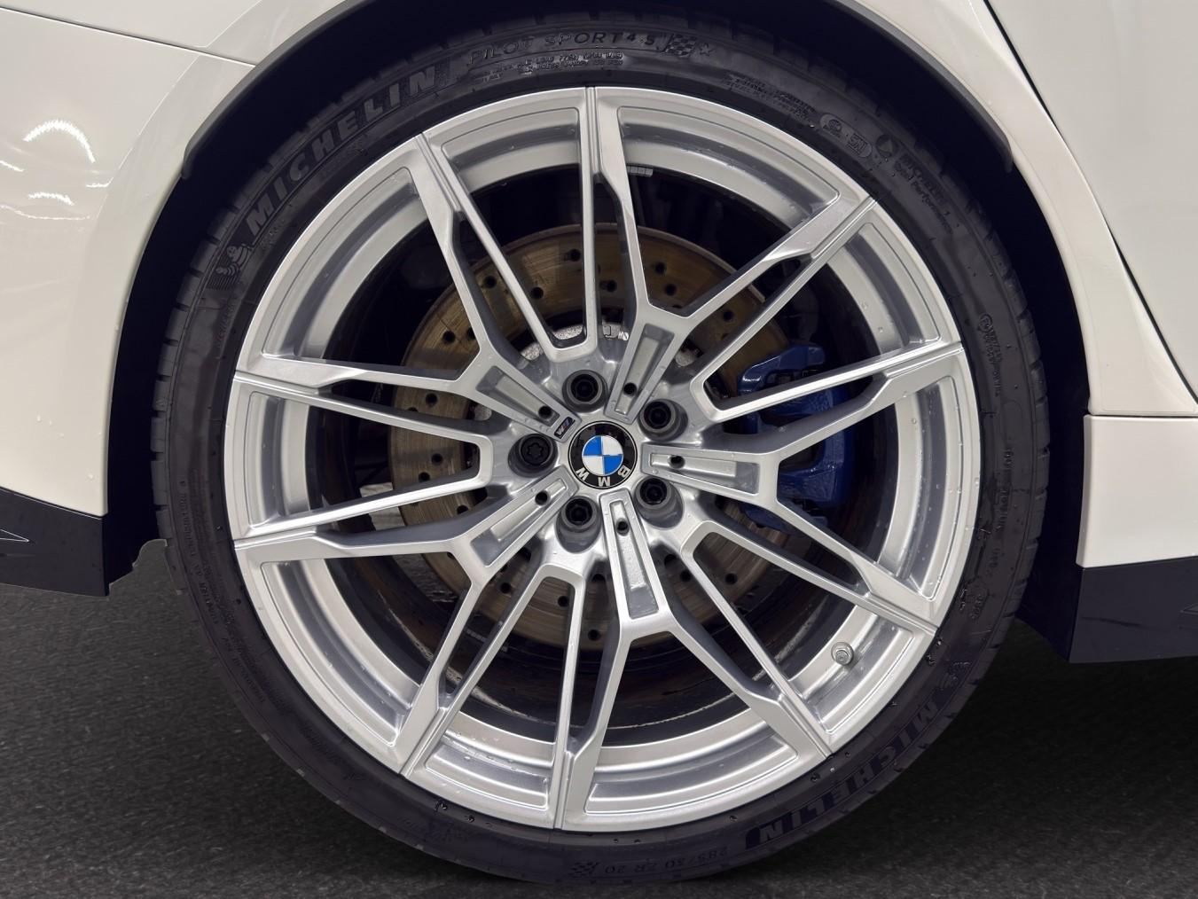 BMW M3 Competition xDrive Touring-image-10