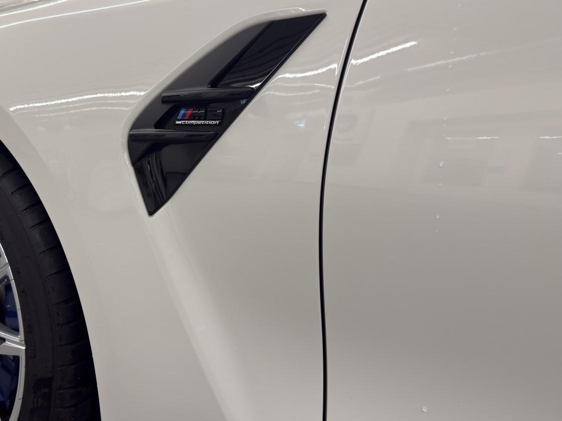BMW M3 Competition xDrive Touring-image-19