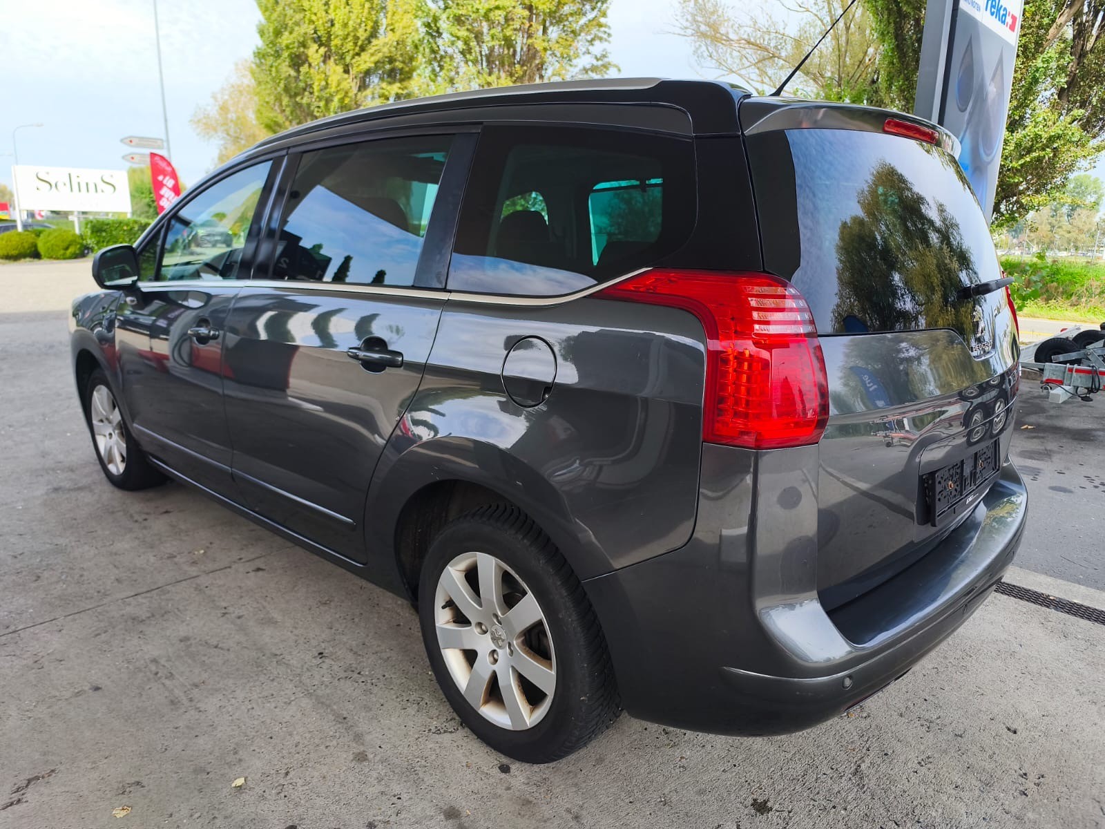 PEUGEOT 5008 1.6 16V T Swiss Edition-showroom-element-3