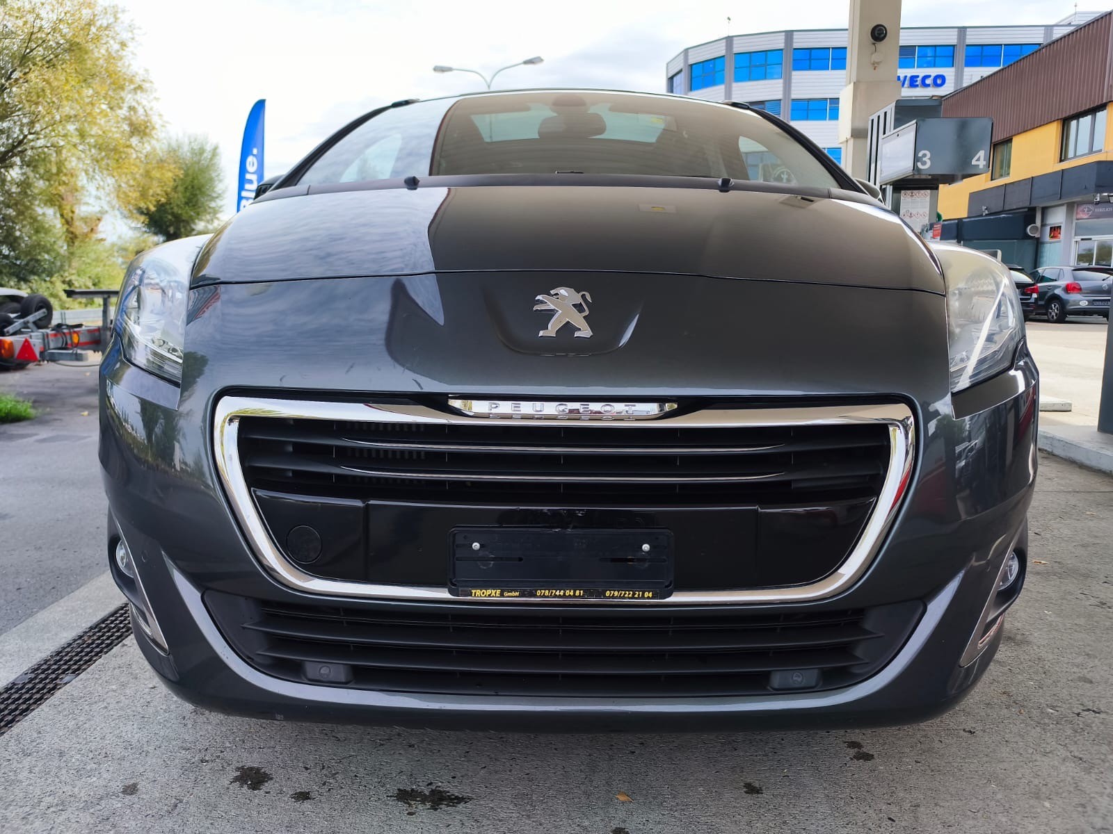PEUGEOT 5008 1.6 16V T Swiss Edition-showroom-element-2
