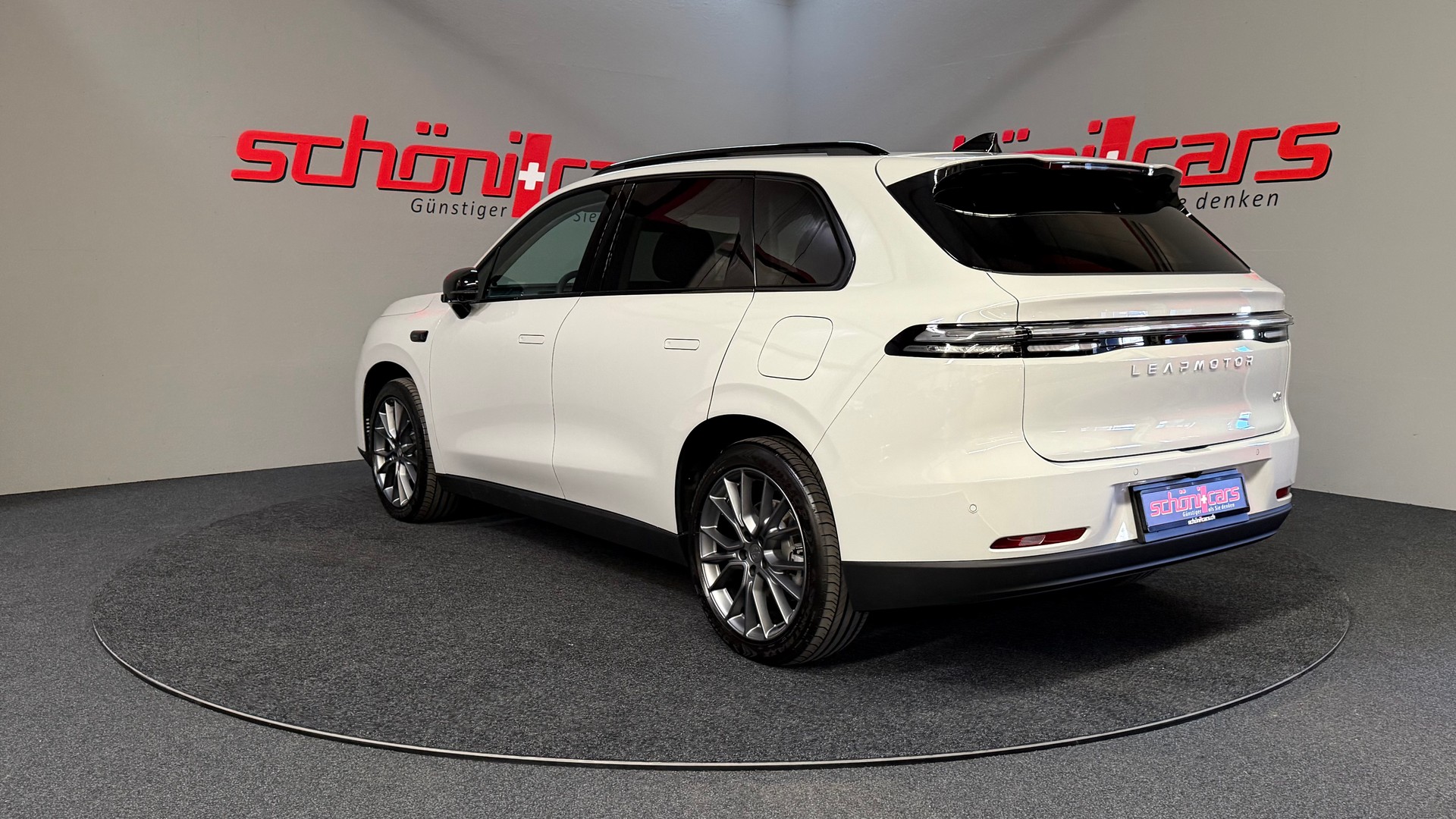LEAPMOTOR C10 REEV 28kWh Design-showroom-element-3