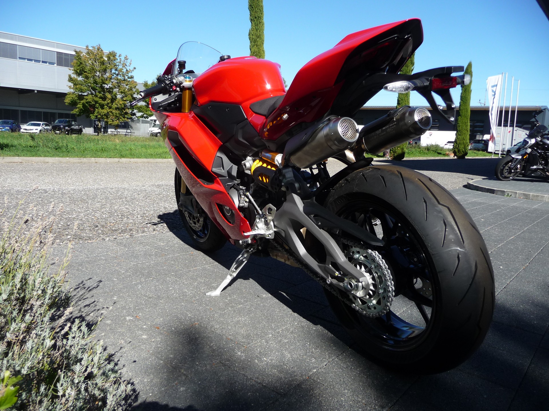 DUCATI PANIGALE V2-image-2