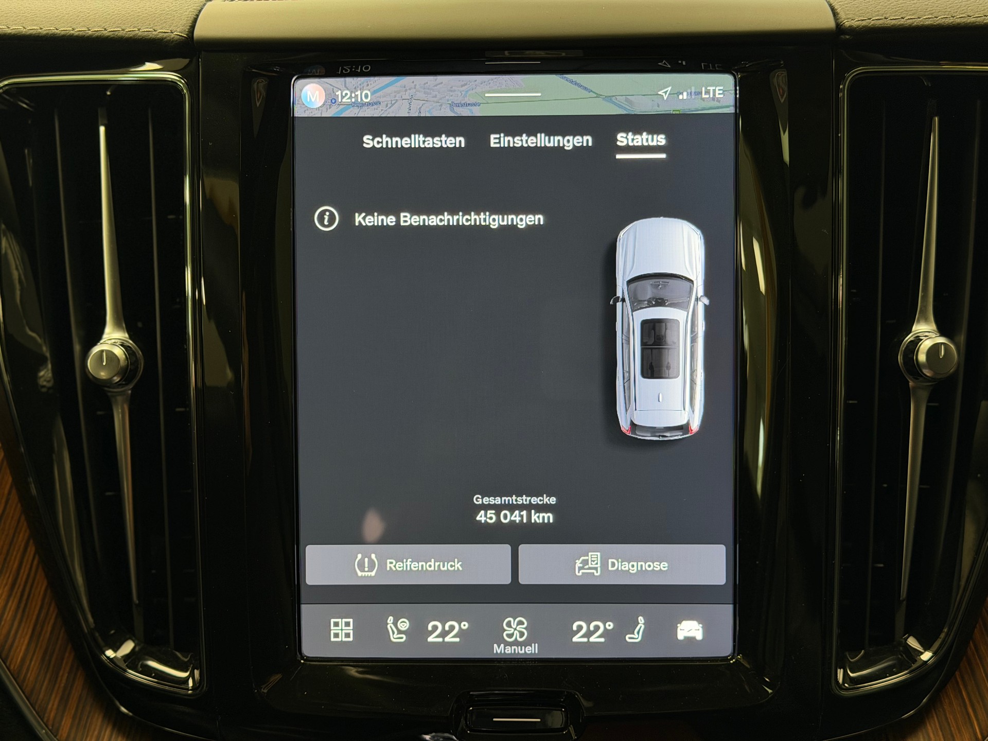 VOLVO XC60 B5 Benzin Mild Hybrid AWD Ultimate Dark Geartronic-image-26