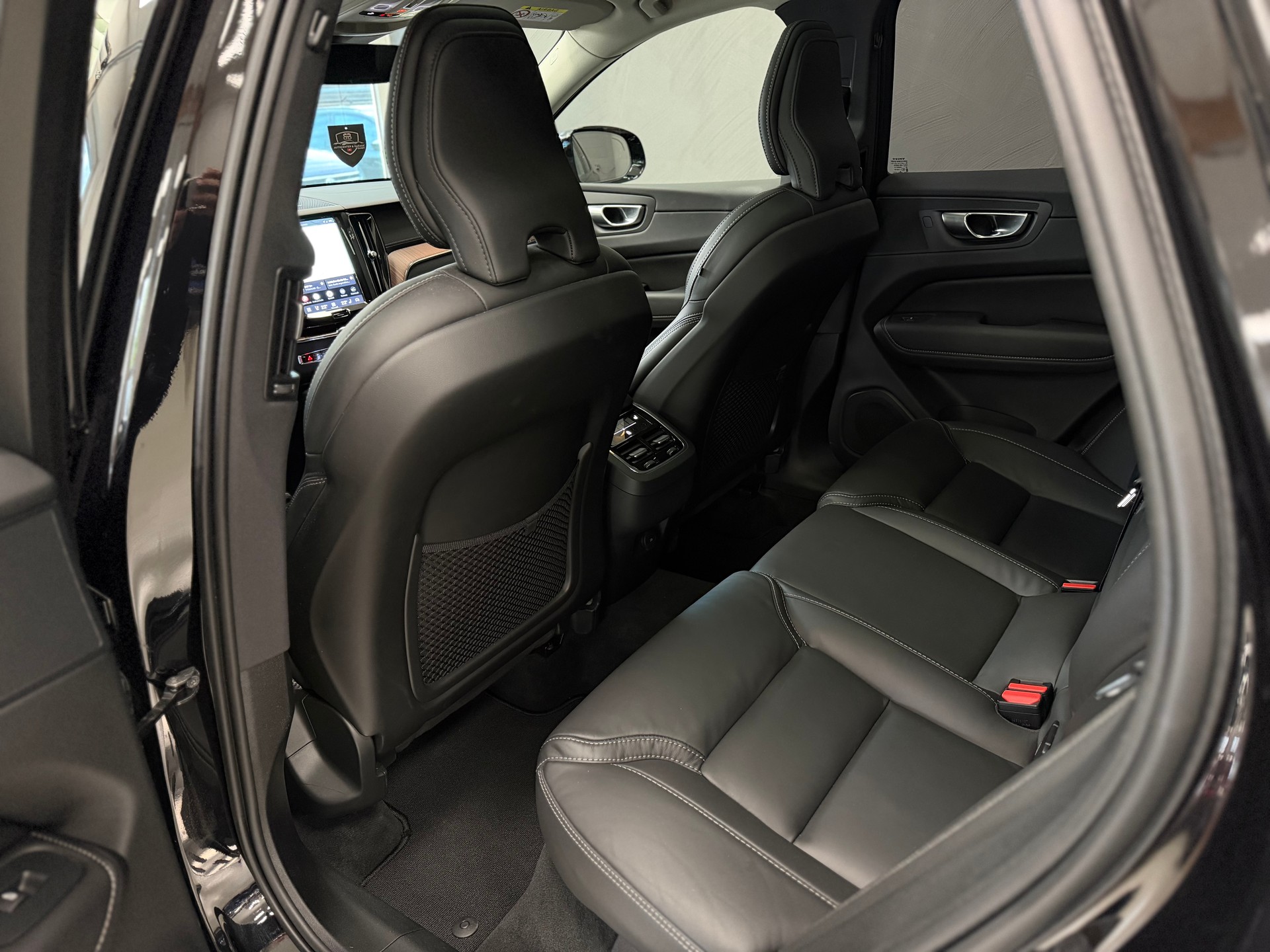 VOLVO XC60 B5 Benzin Mild Hybrid AWD Ultimate Dark Geartronic-image-14
