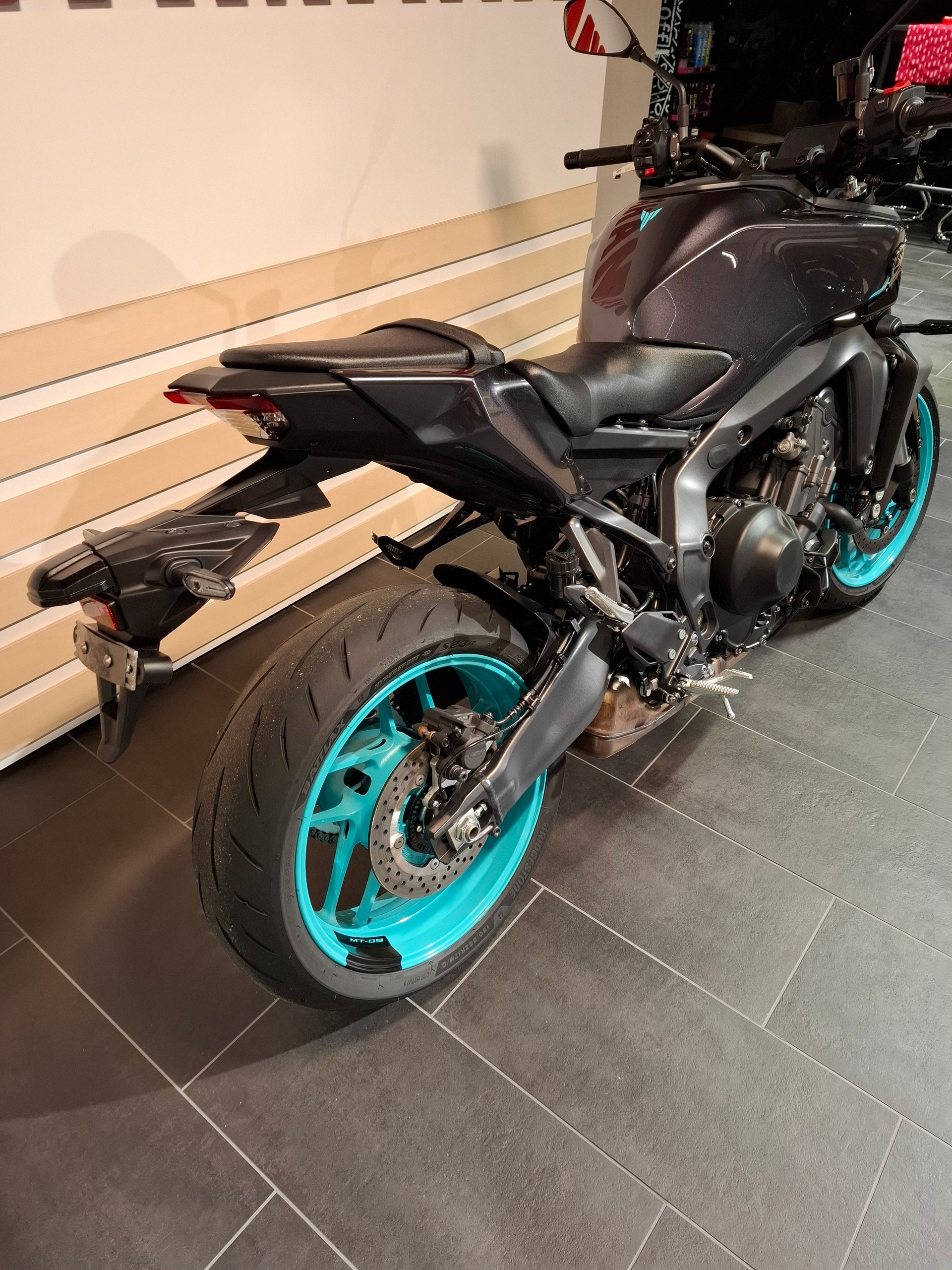 YAMAHA MT-09-image-3