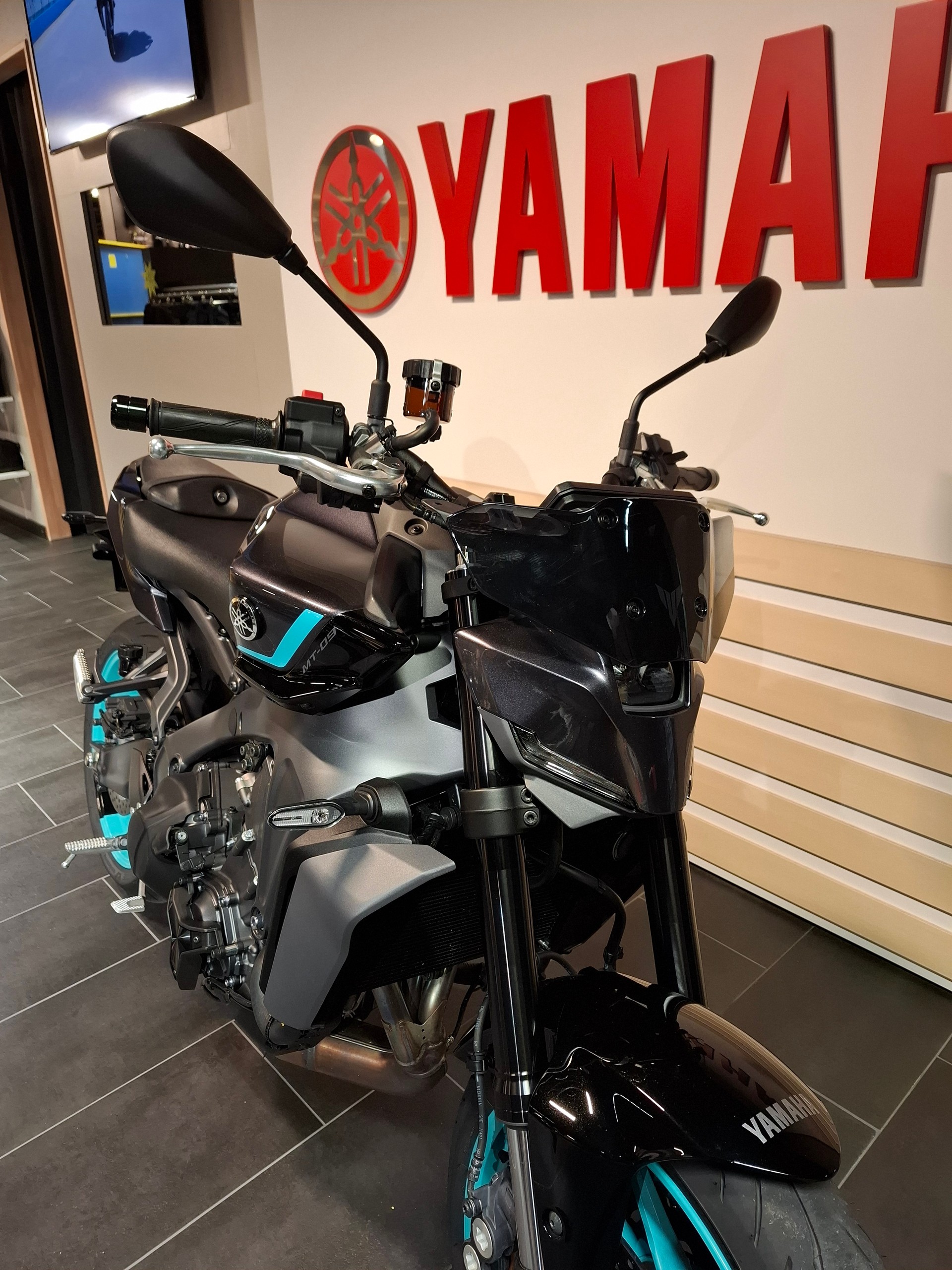 YAMAHA MT-09-image-2