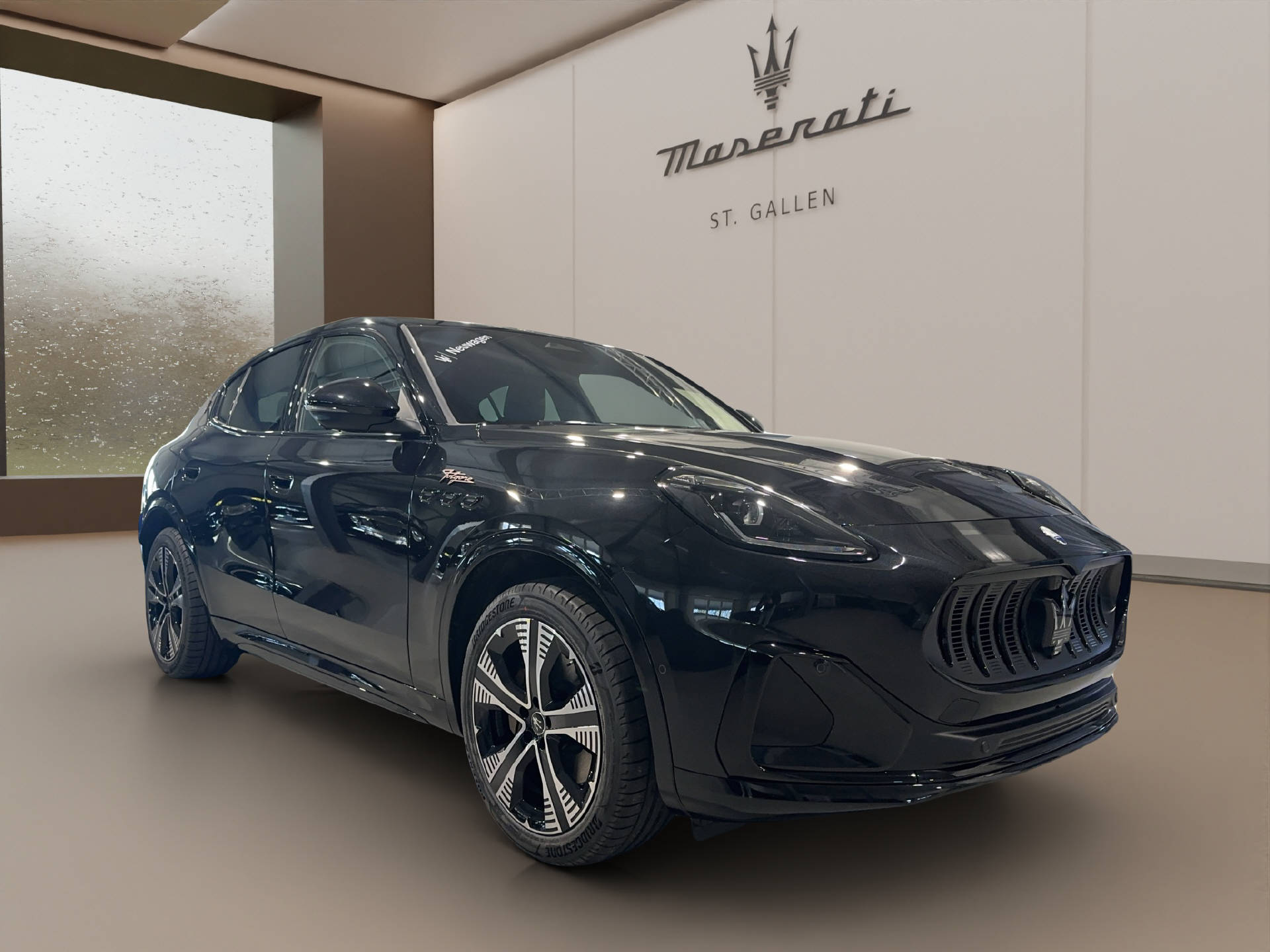 MASERATI Grecale Folgore-showroom-element-2