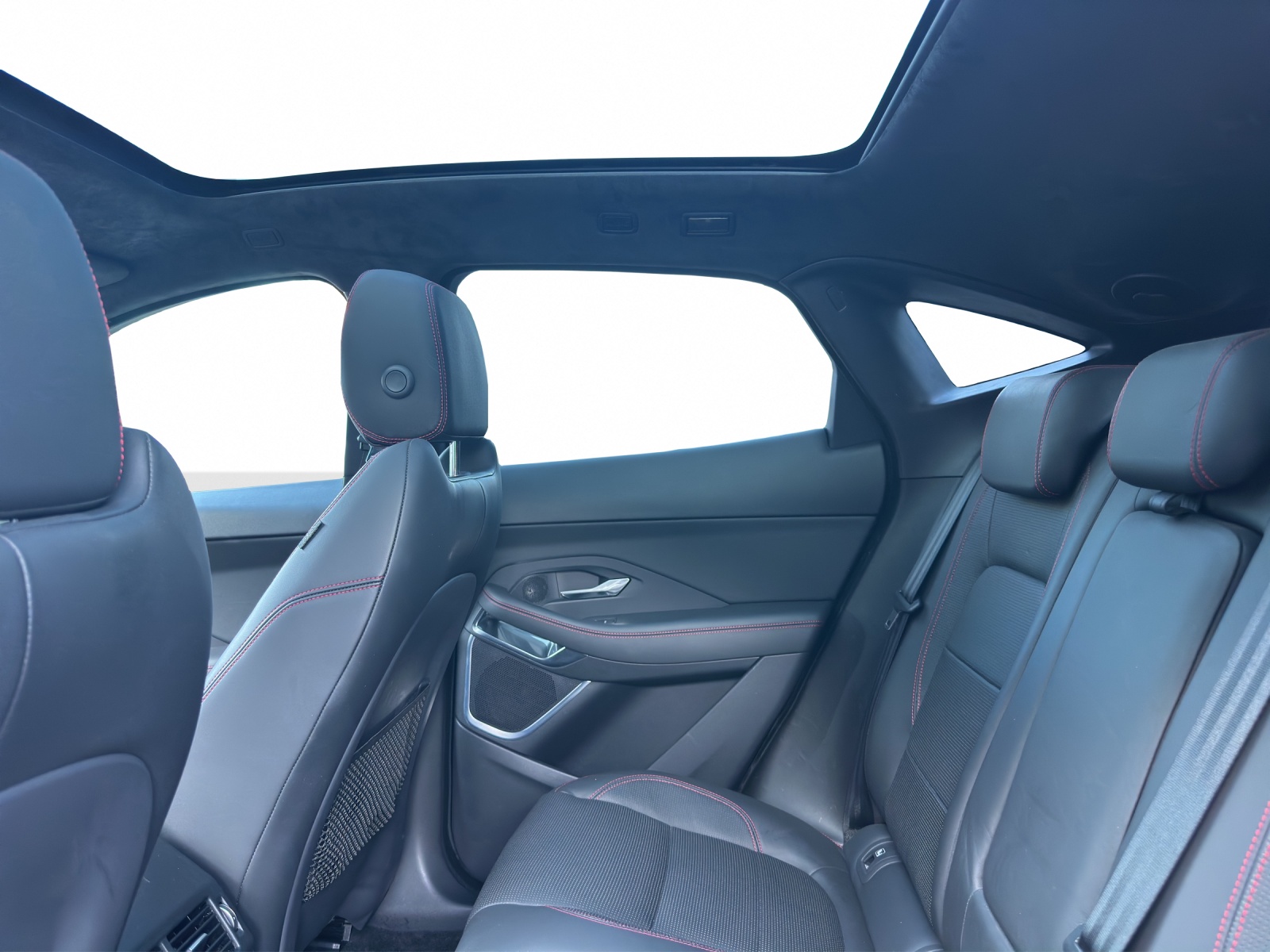 JAGUAR E-Pace 2.0d D180 First Edition AWD Automatik-image-12
