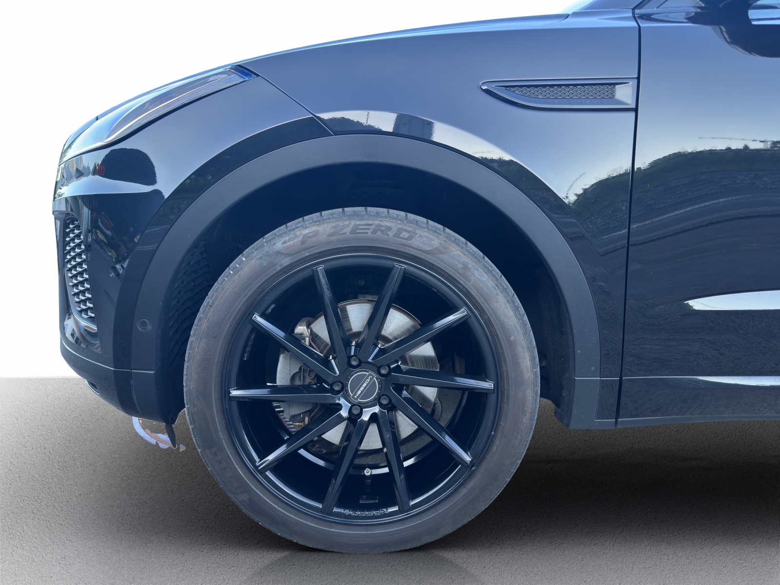 JAGUAR E-Pace 2.0d D180 First Edition AWD Automatik-image-11
