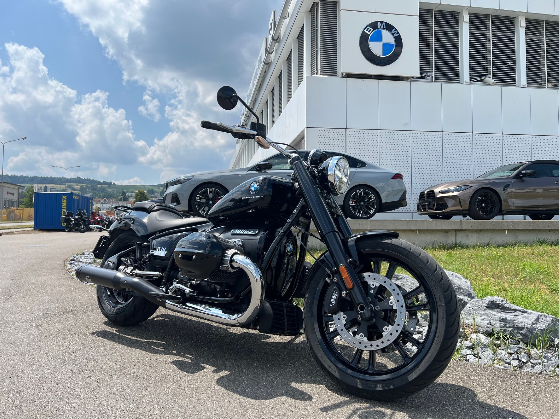 BMW R 18 Dr.Jekill & Mr. Hyde-image-3