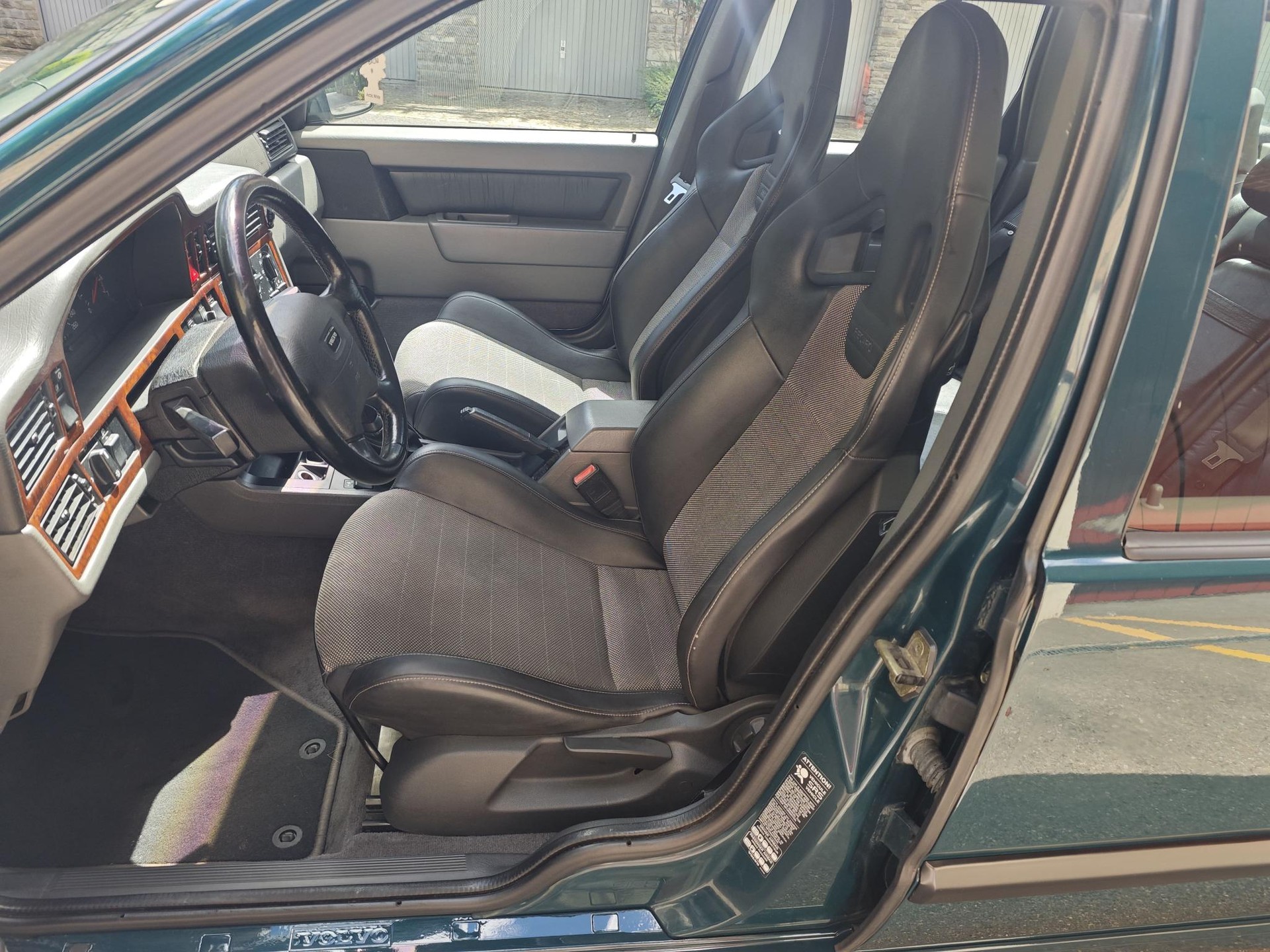 VOLVO 850 T-5-image-9